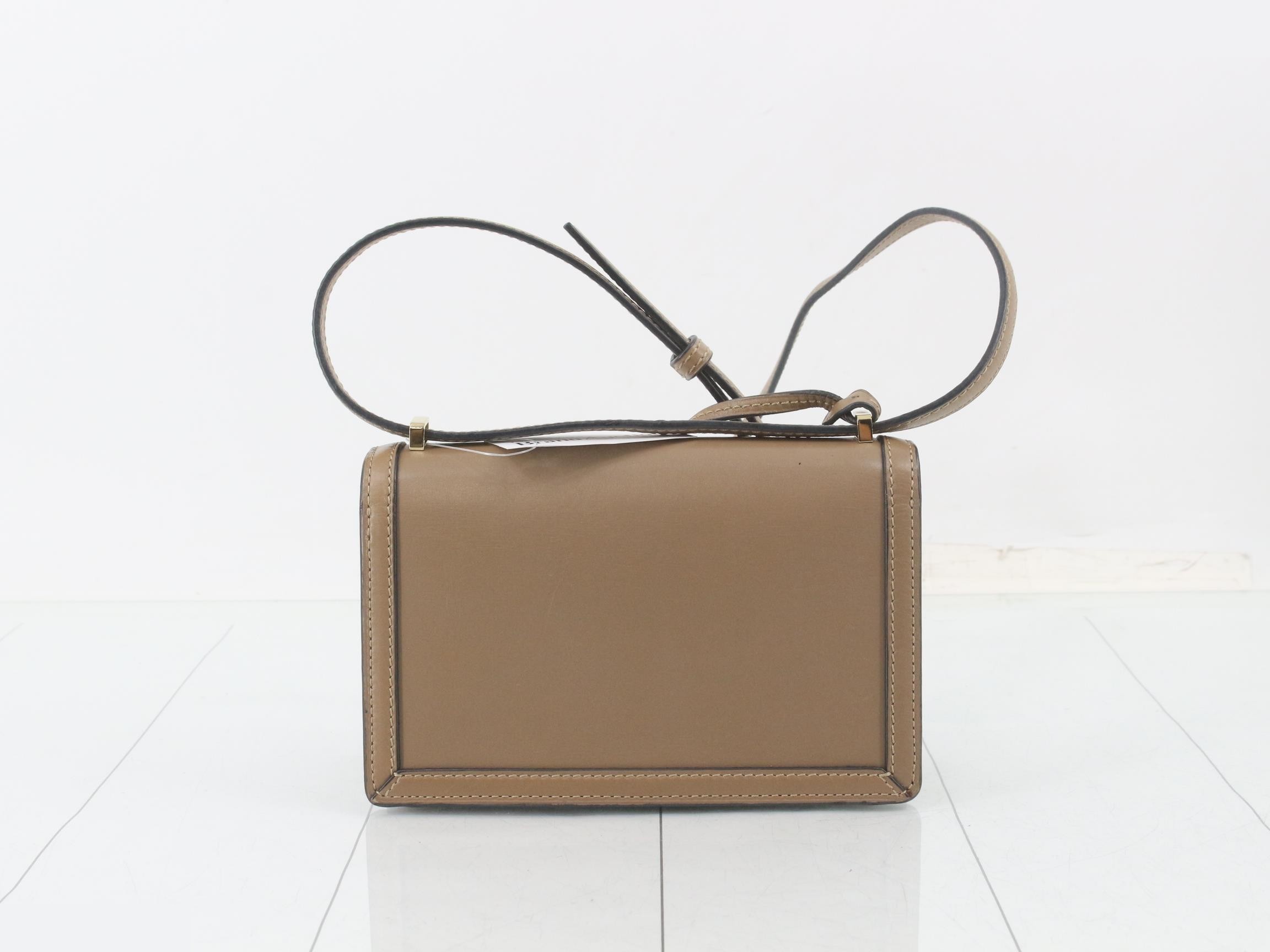 Leather shoulder bag with charm, beige, gold hardware. — view 2