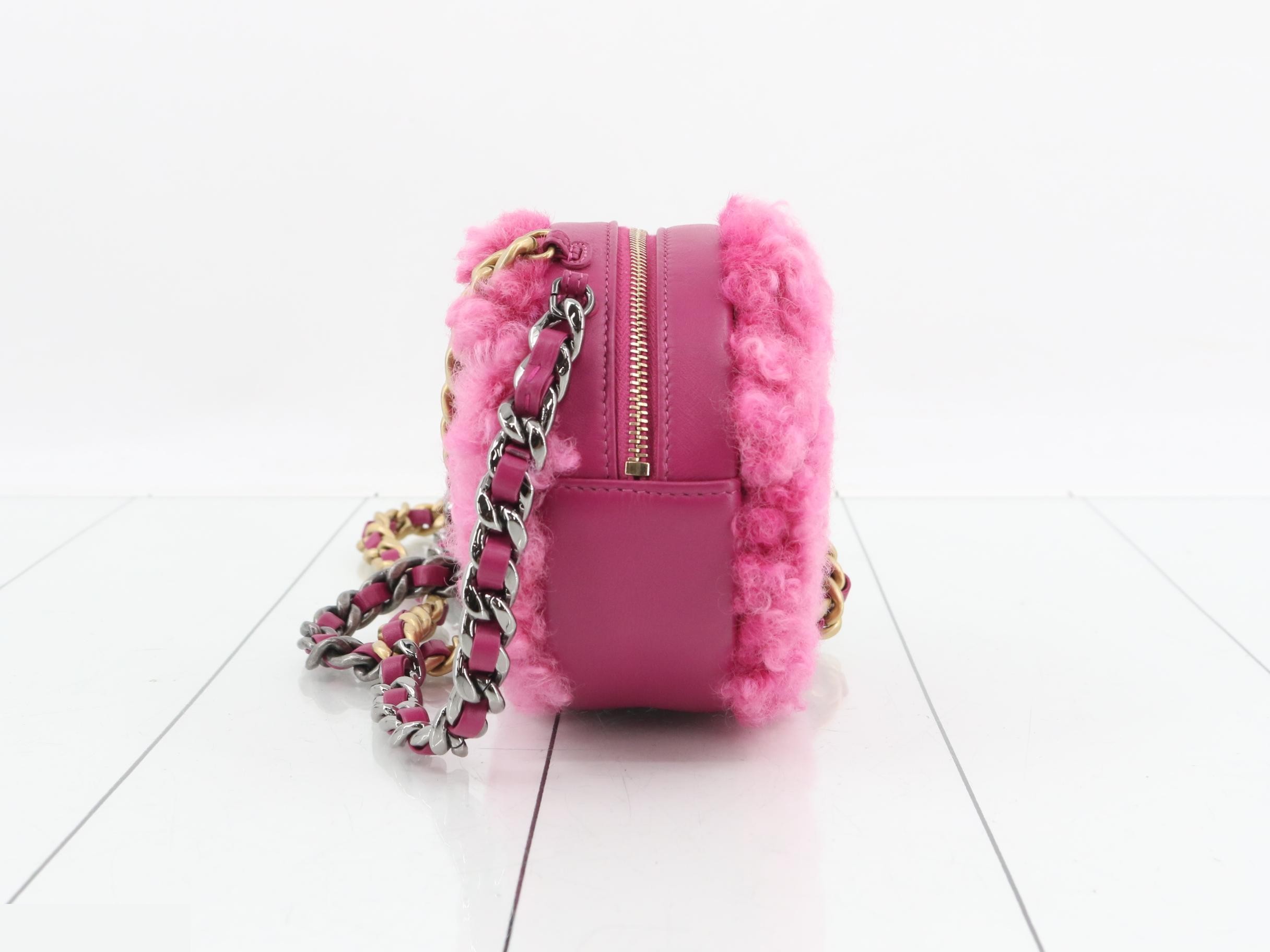 shoulder bag — view 3