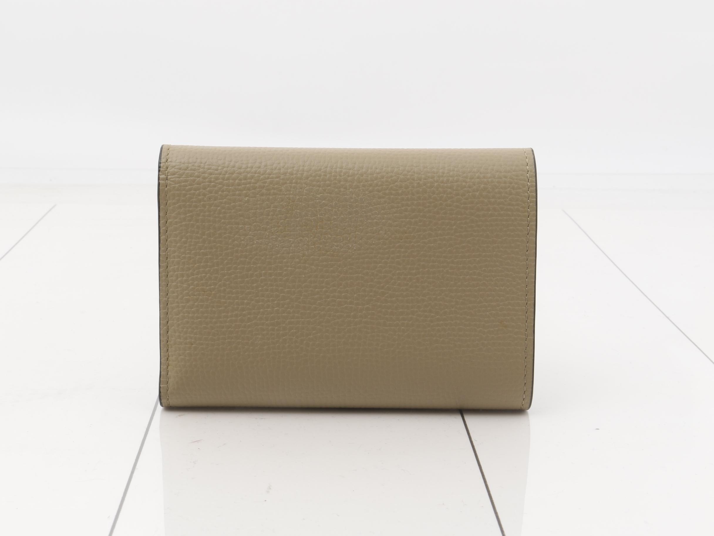 Anagram wallet — view 2