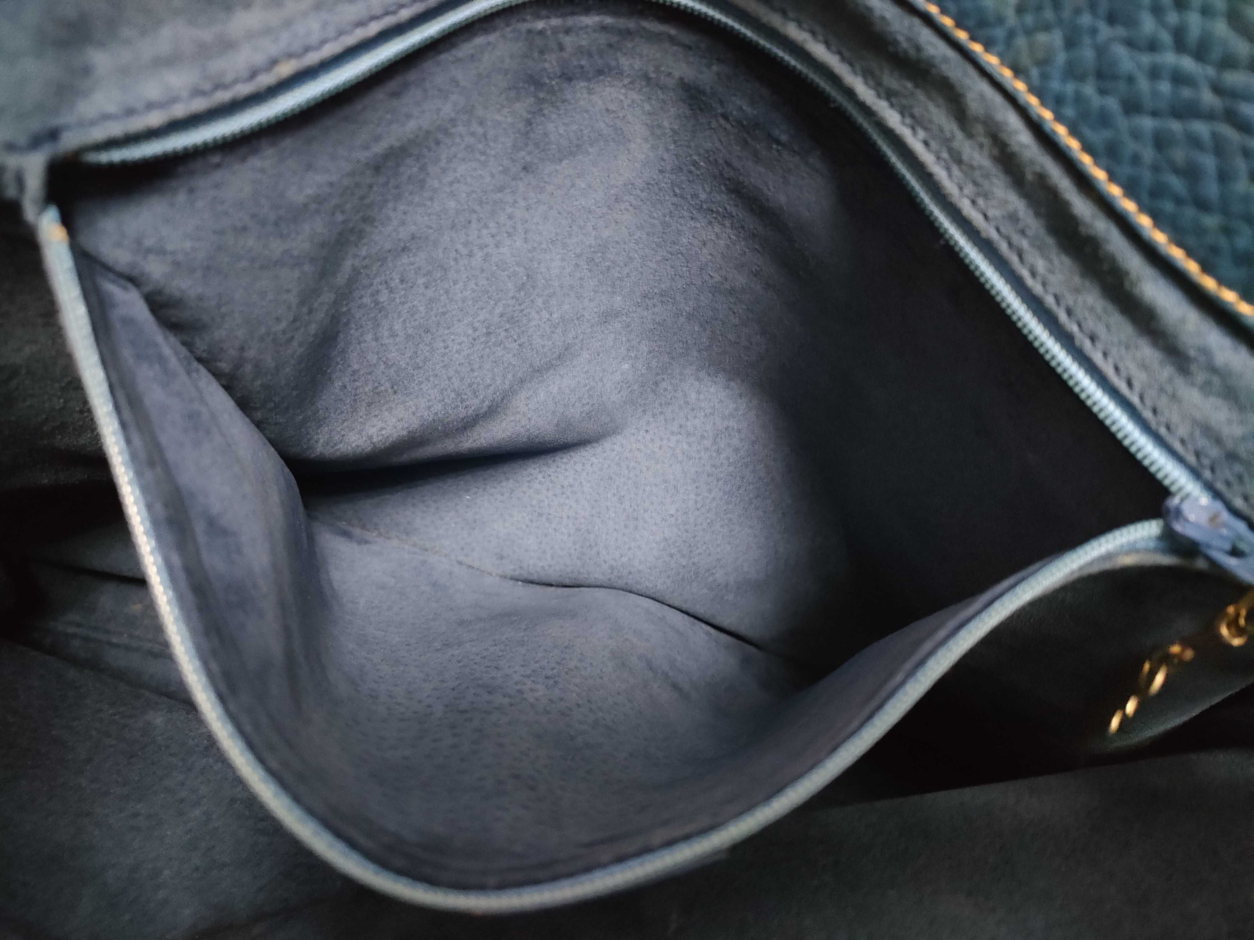 Interlocking Tote Bag Leather Tote Bag — view 11