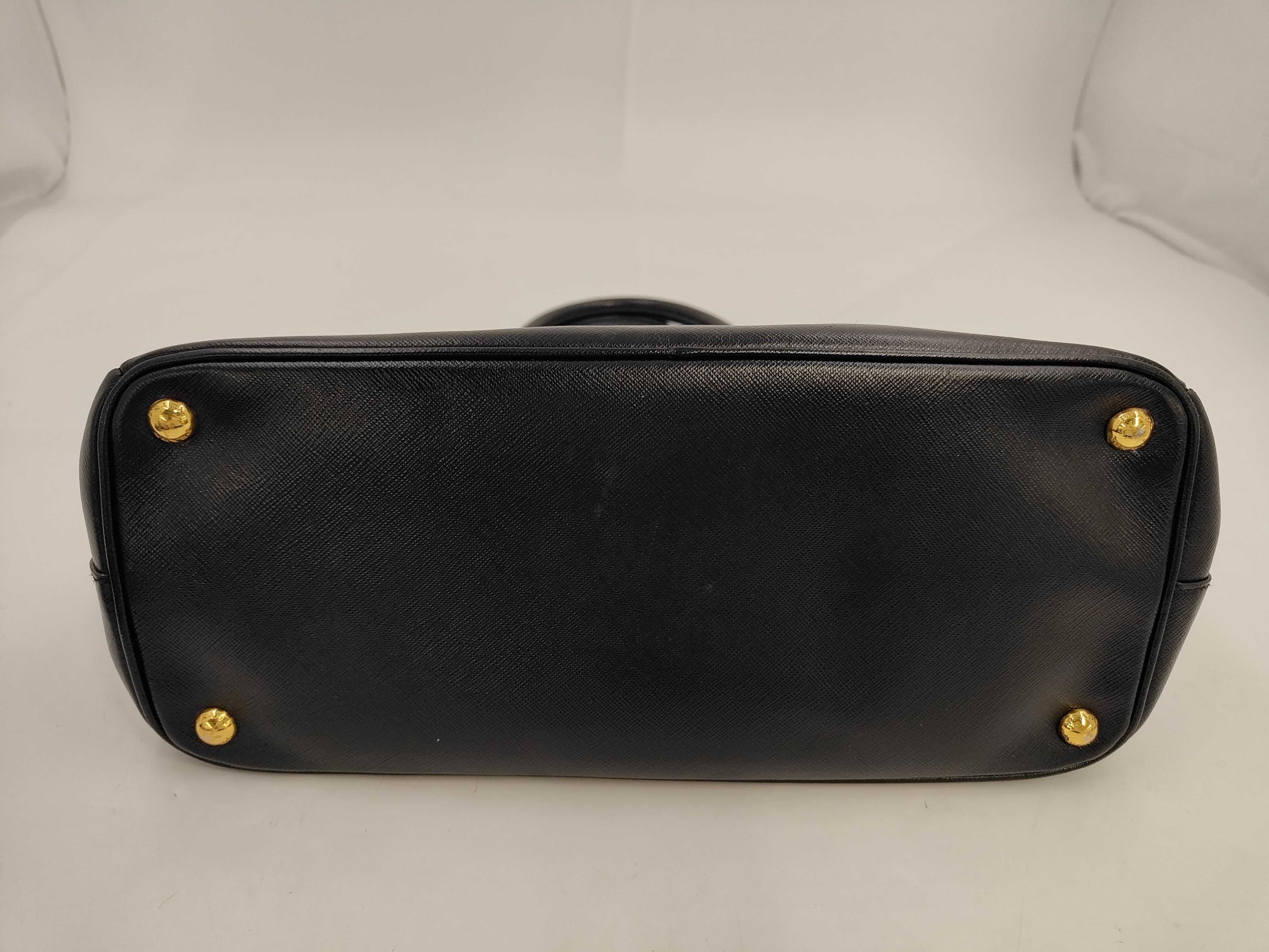 Saffiano Lux Tote Shoulder Bag Black BN2274 Tote Bag — view 3