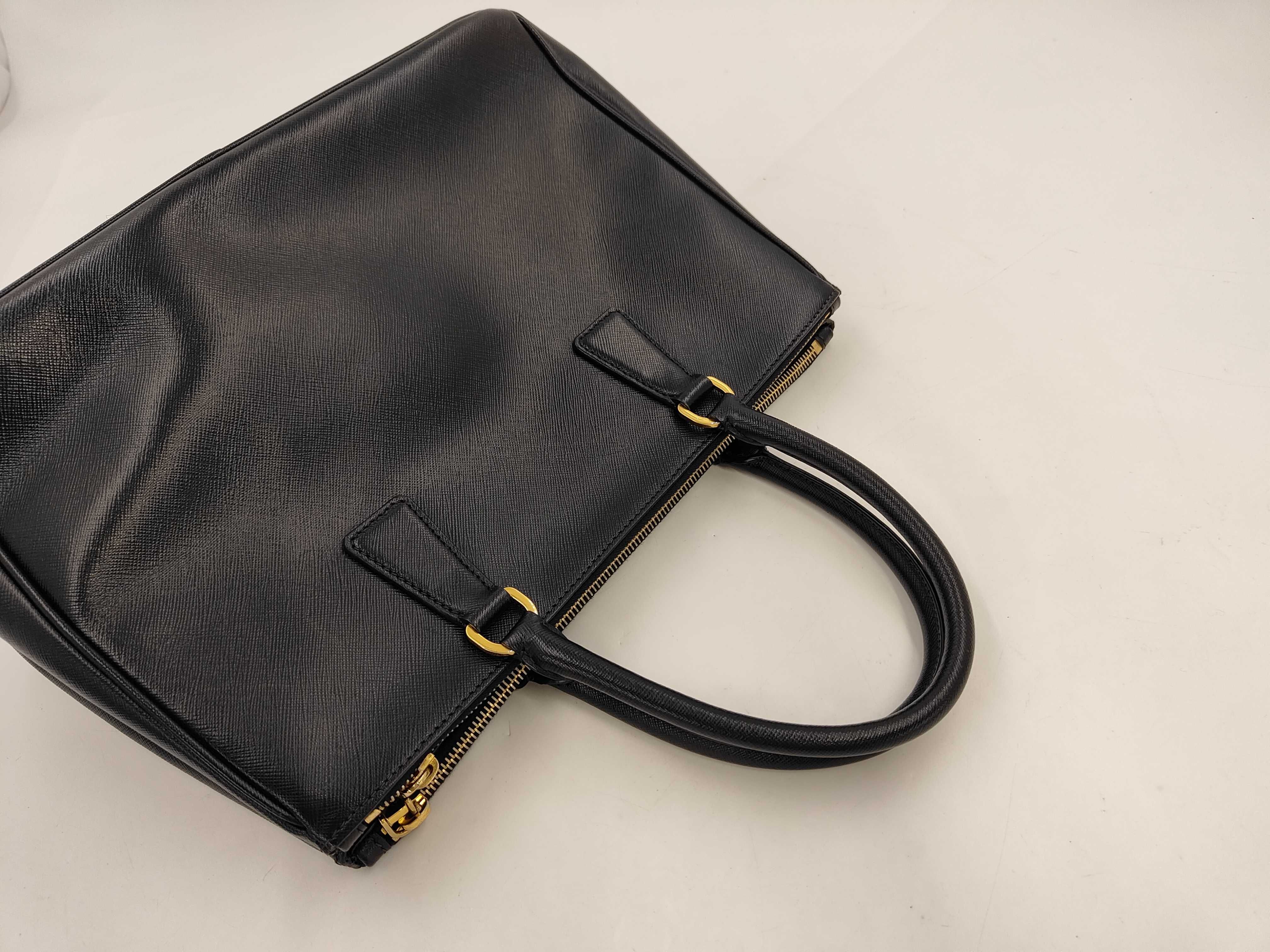 Saffiano Lux Tote Shoulder Bag Black BN2274 Tote Bag — view 5