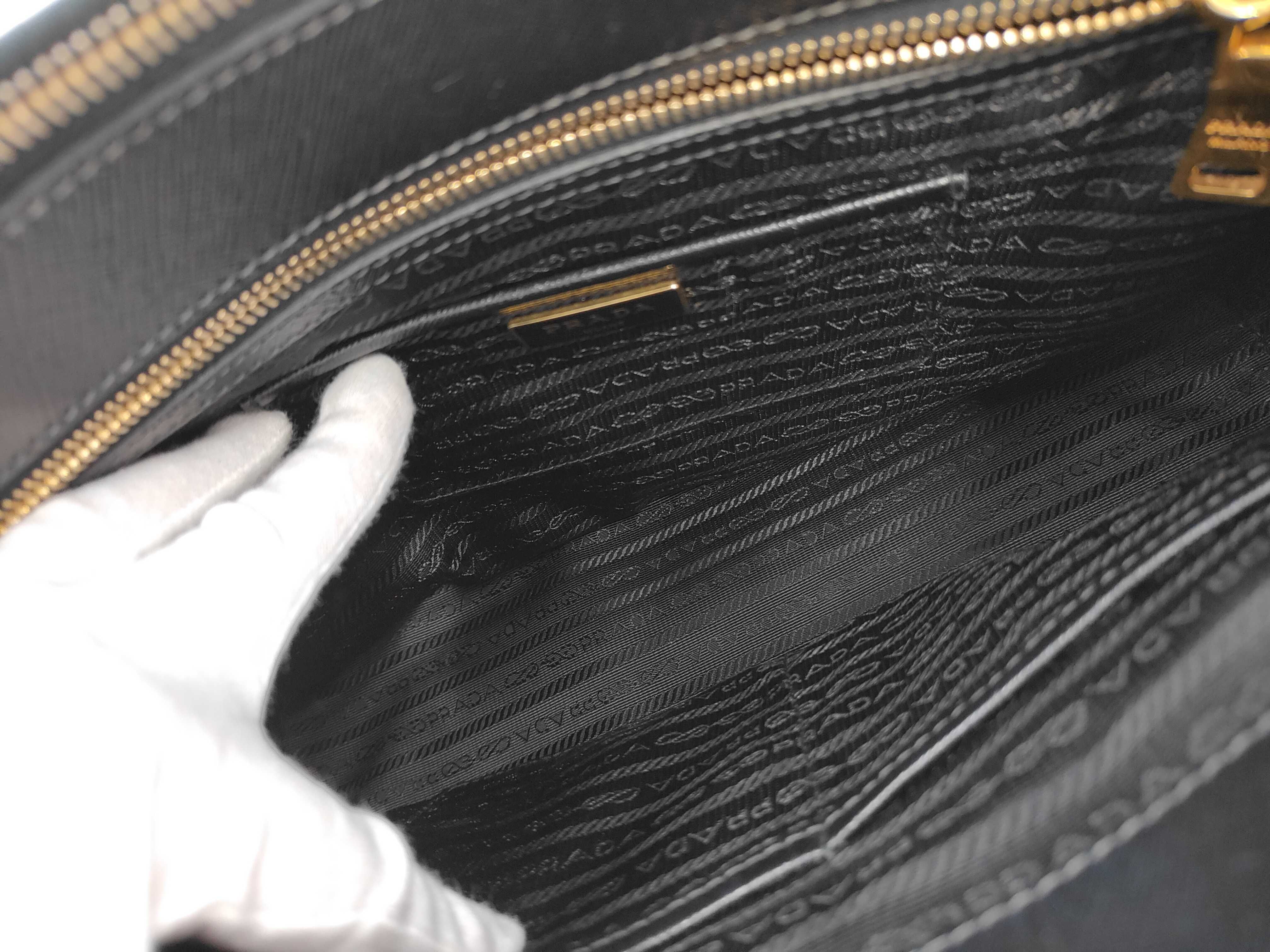 Saffiano Lux Tote Shoulder Bag Black BN2274 Tote Bag — view 8