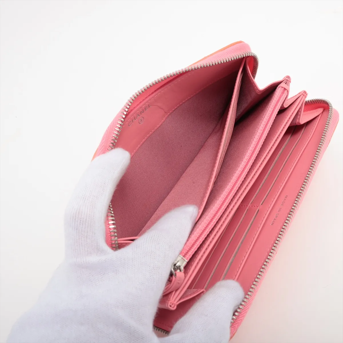 Matelasse Patent Leather Round Zip Wallet Orange x Pink Silver Hardware 21693861 — view 4
