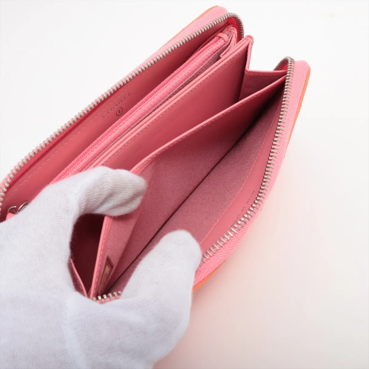 Matelasse Patent Leather Round Zip Wallet Orange x Pink Silver Hardware 21693861 — view 9