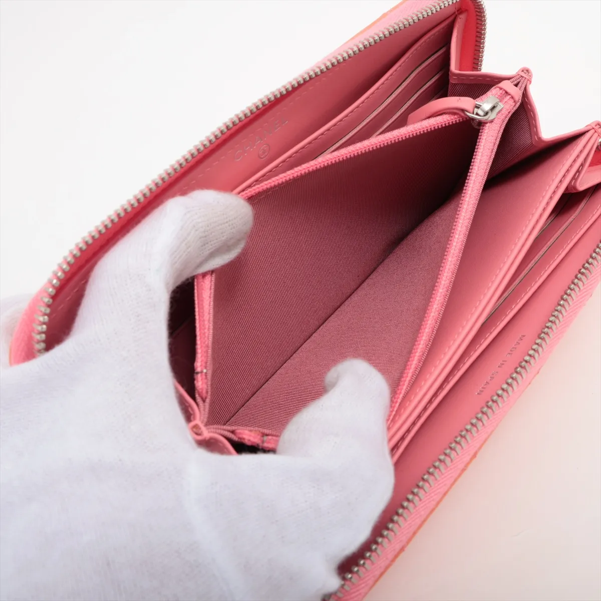 Matelasse Patent Leather Round Zip Wallet Orange x Pink Silver Hardware 21693861 — view 10