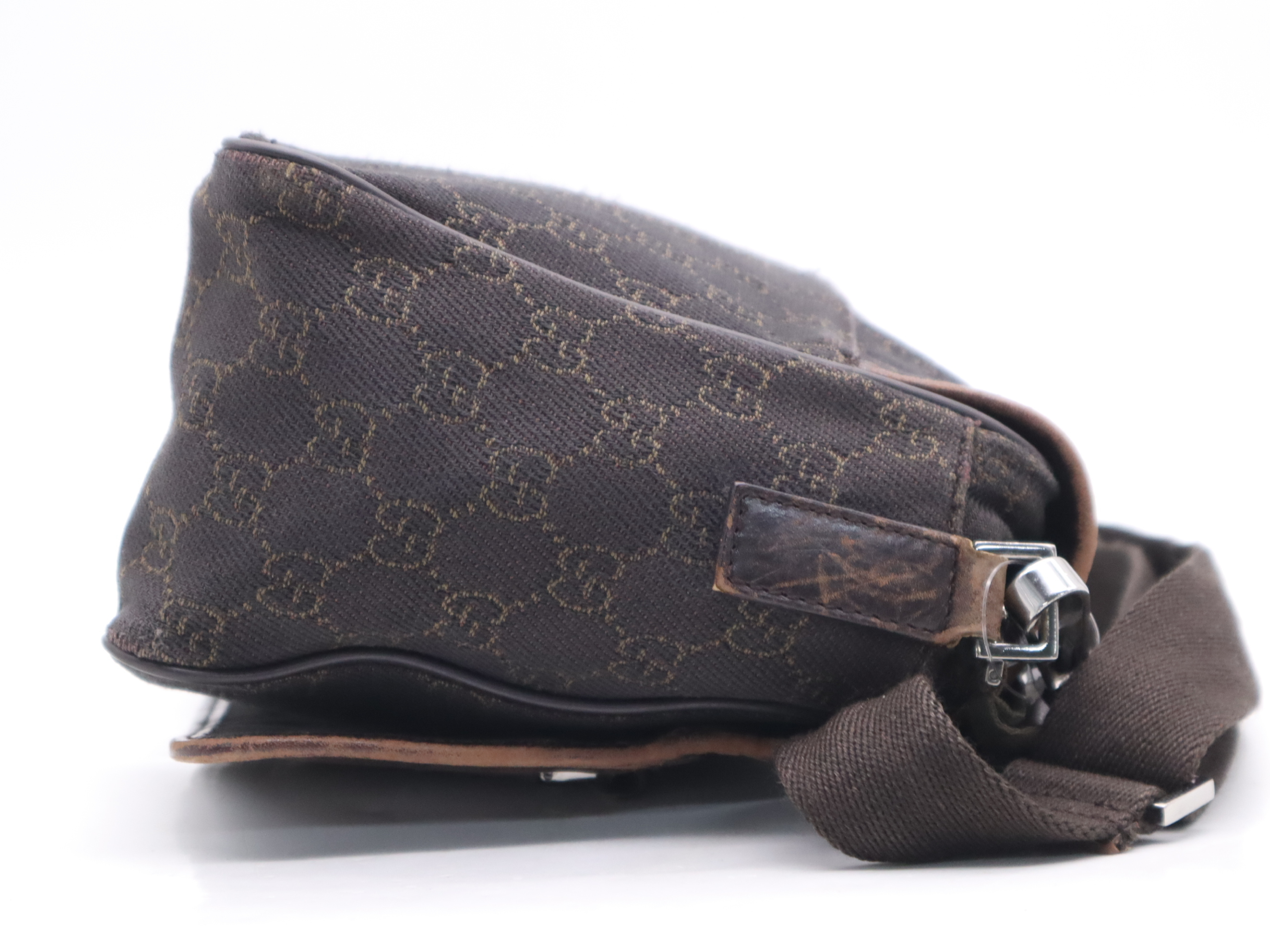 002122 GG Canvas Brown Silver Hardware Shoulder Bag — view 5