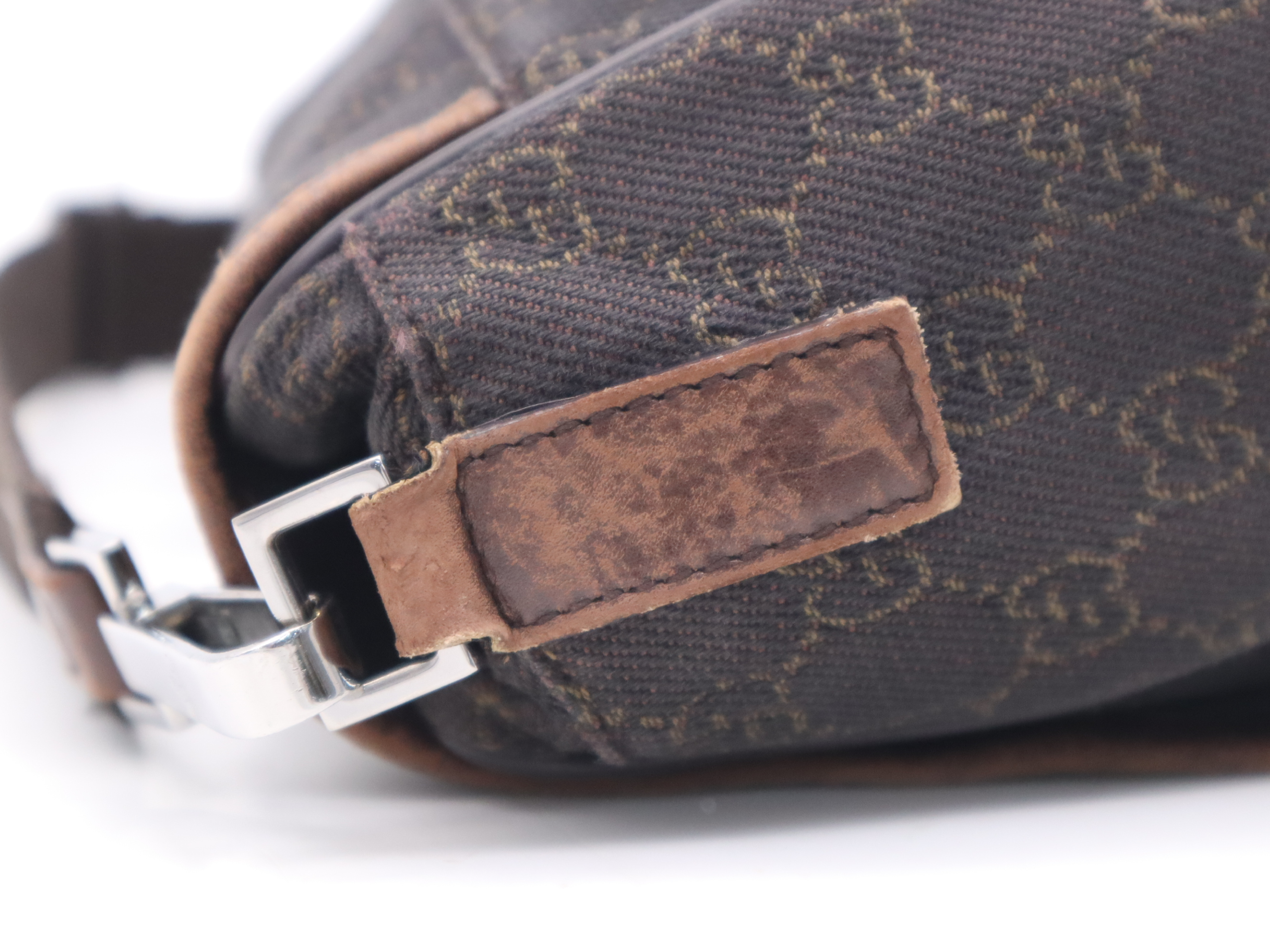 002122 GG Canvas Brown Silver Hardware Shoulder Bag — view 7