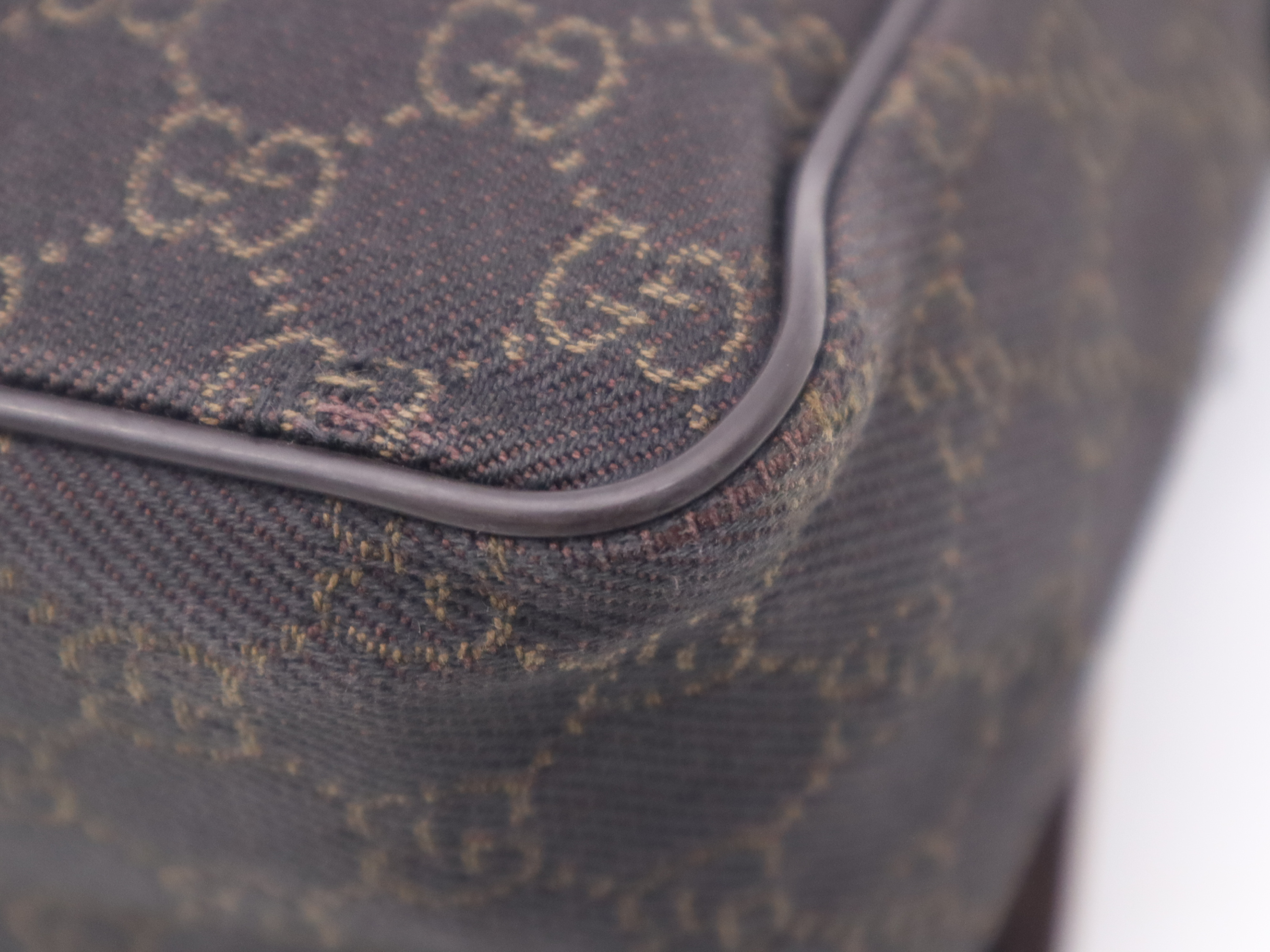002122 GG Canvas Brown Silver Hardware Shoulder Bag — view 9