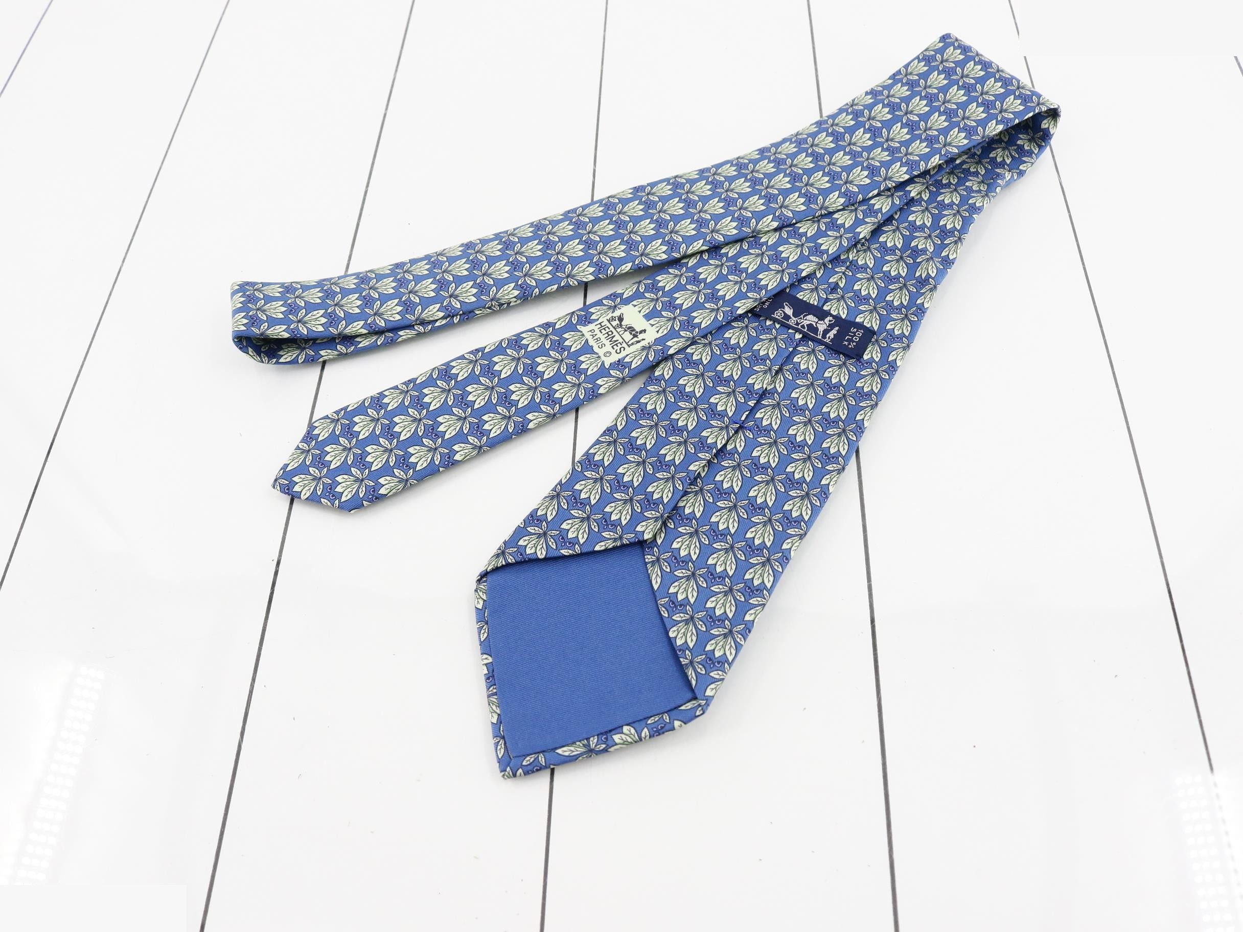 tie — view 2