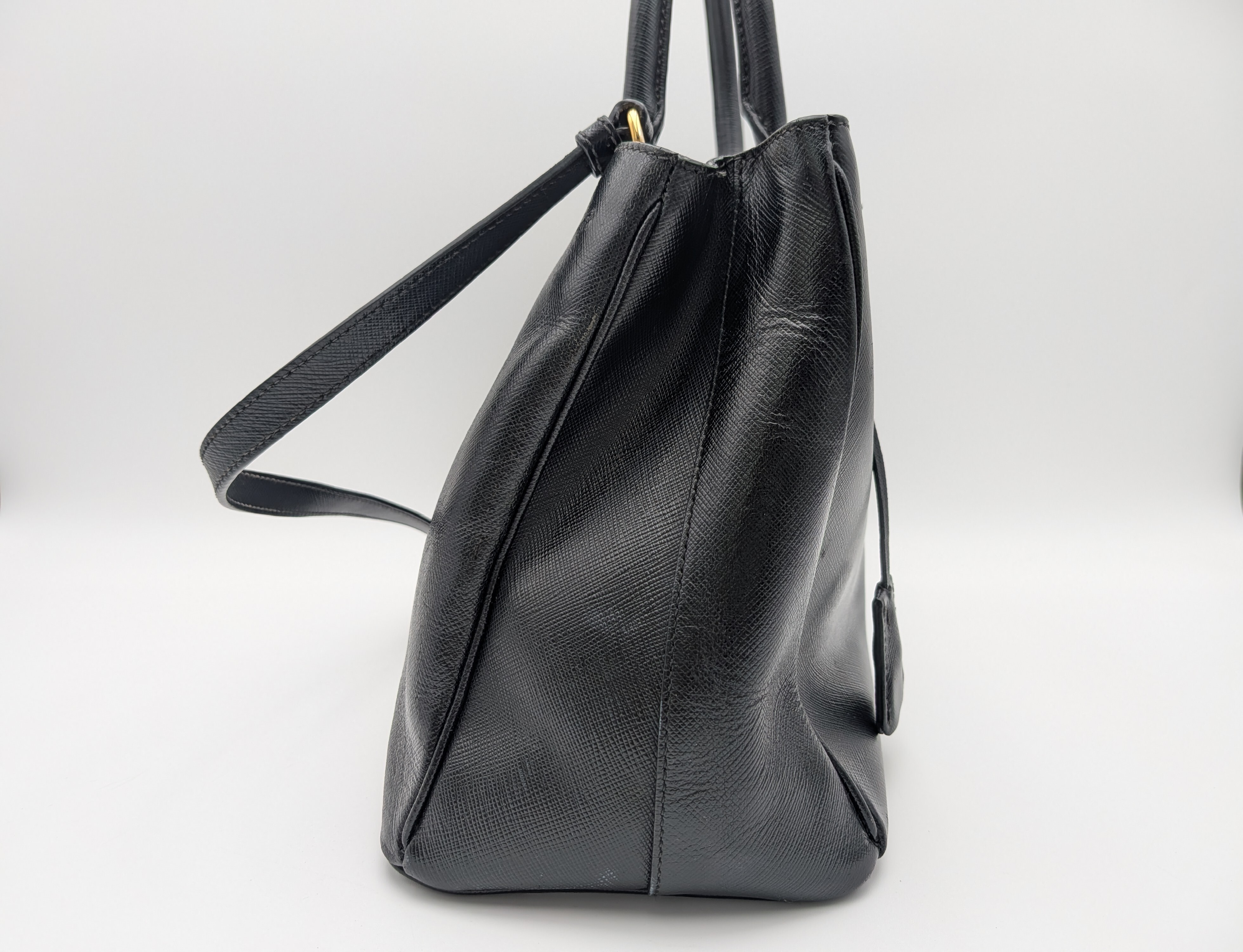 Galleria Shoulder Bag, Saffiano Leather, with Guarantee Card. — view 4