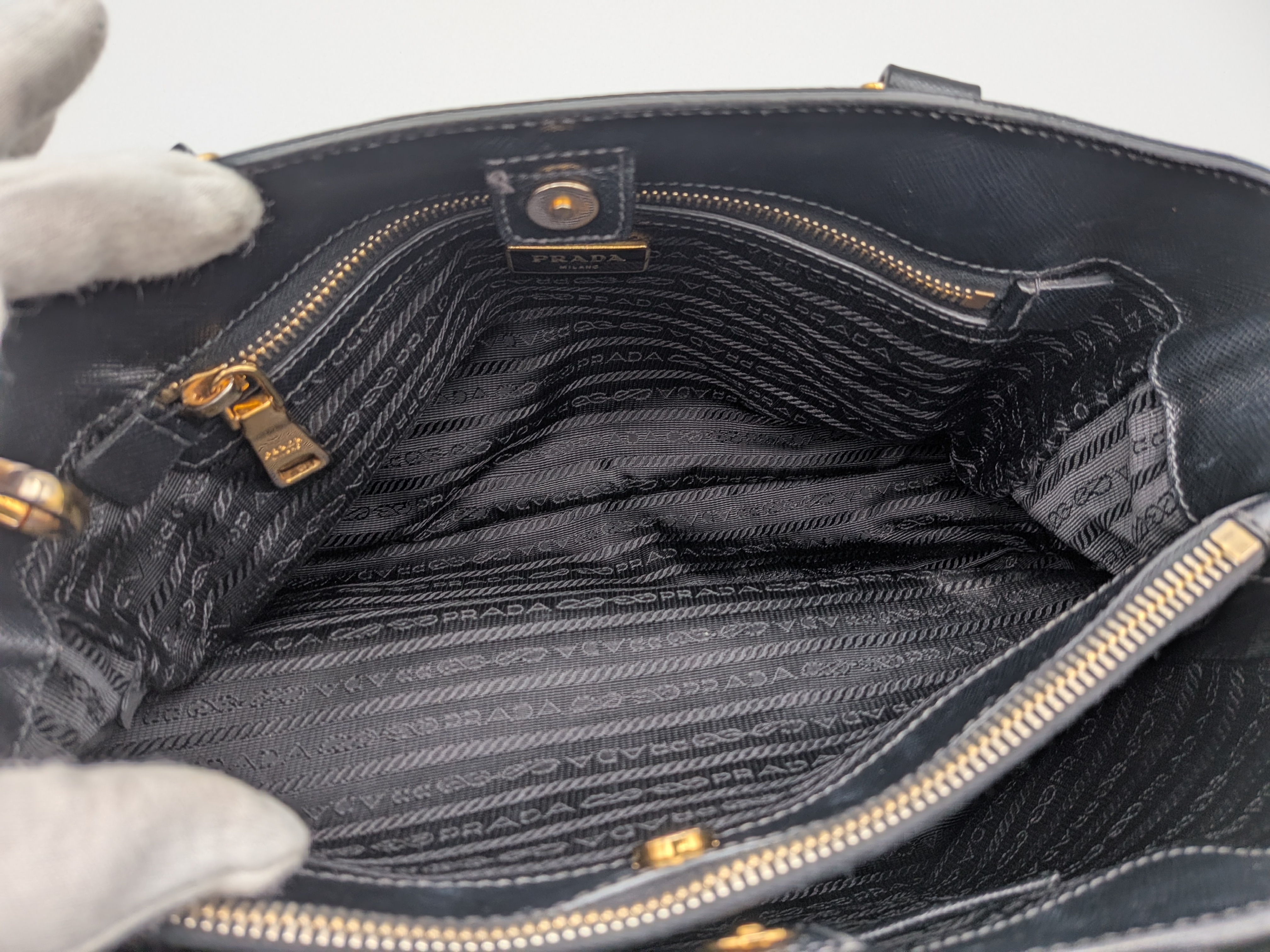 Galleria Shoulder Bag, Saffiano Leather, with Guarantee Card. — view 9