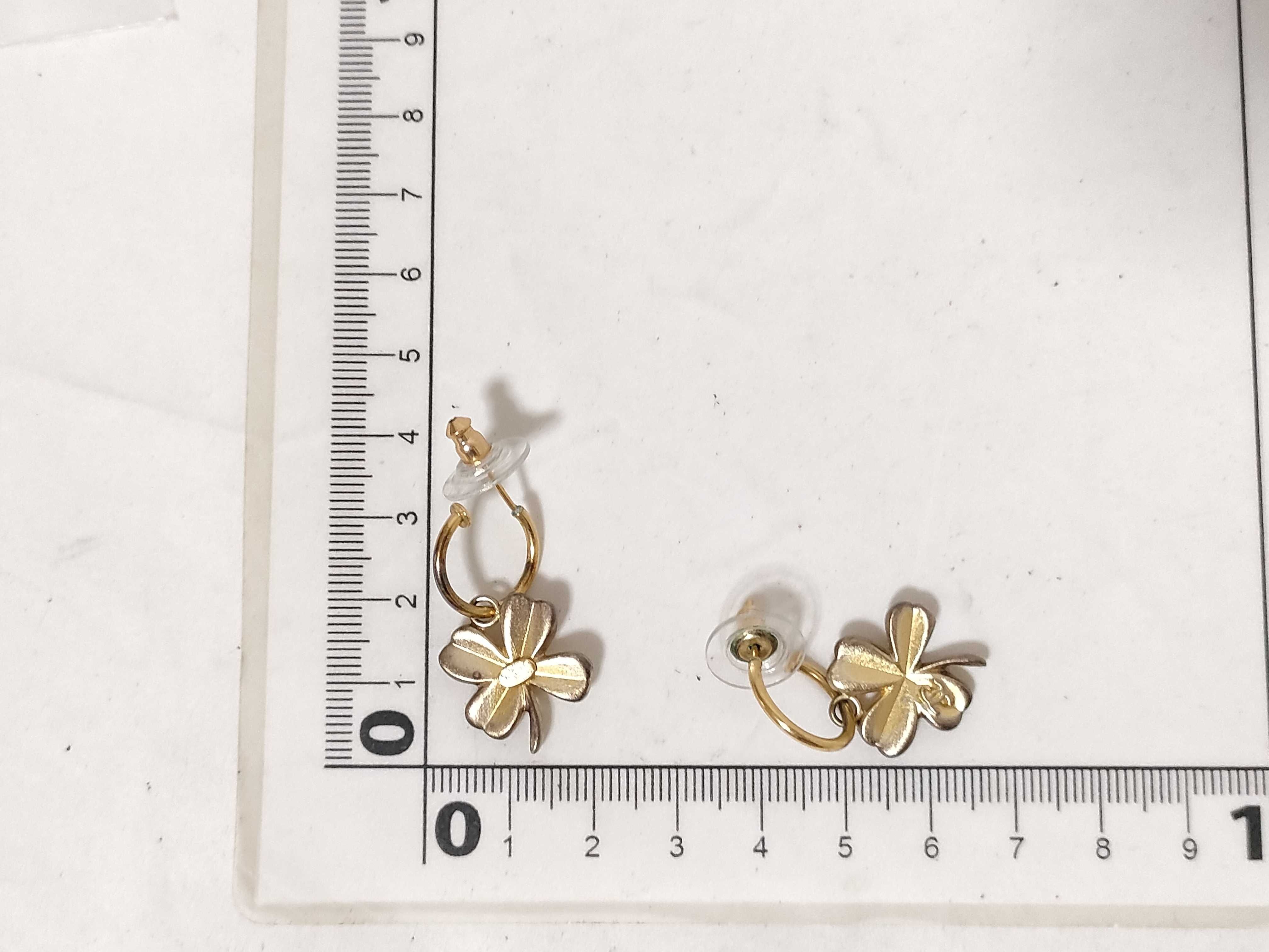 03P Clover Hoop Earrings — view 7