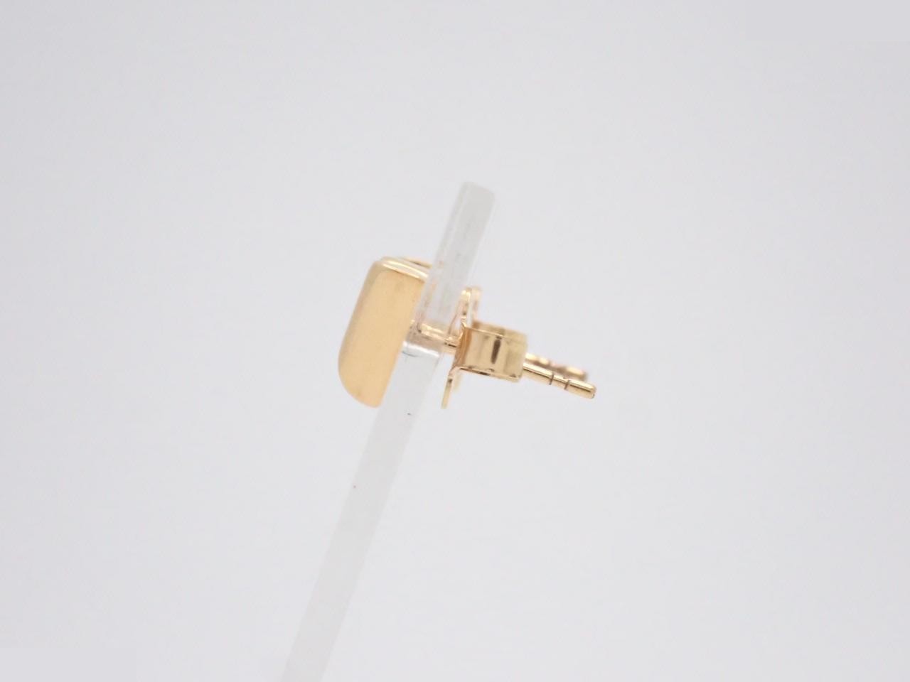 M68153 Essential V Stud Earrings, Gold GP — view 3