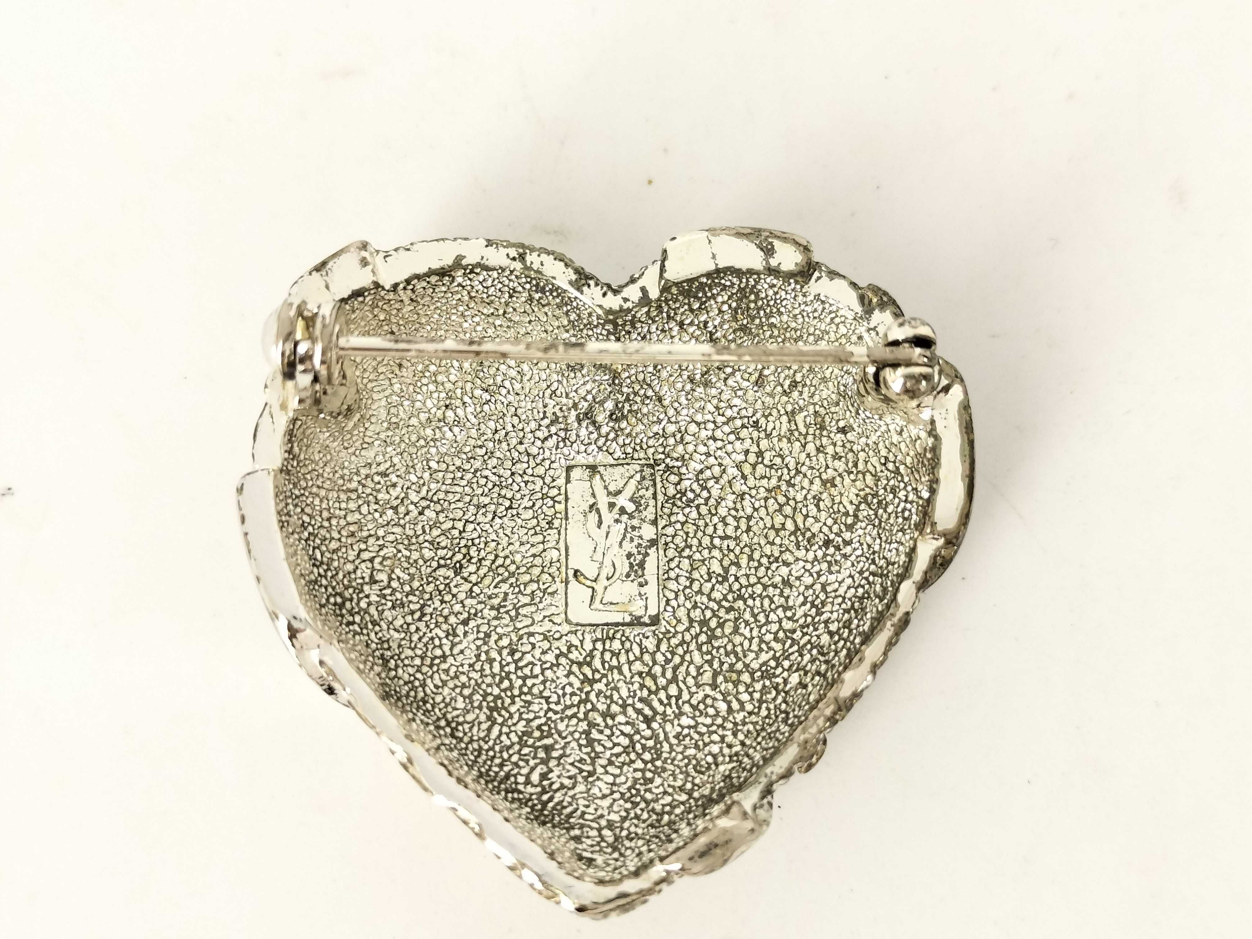 heart brooch — view 2