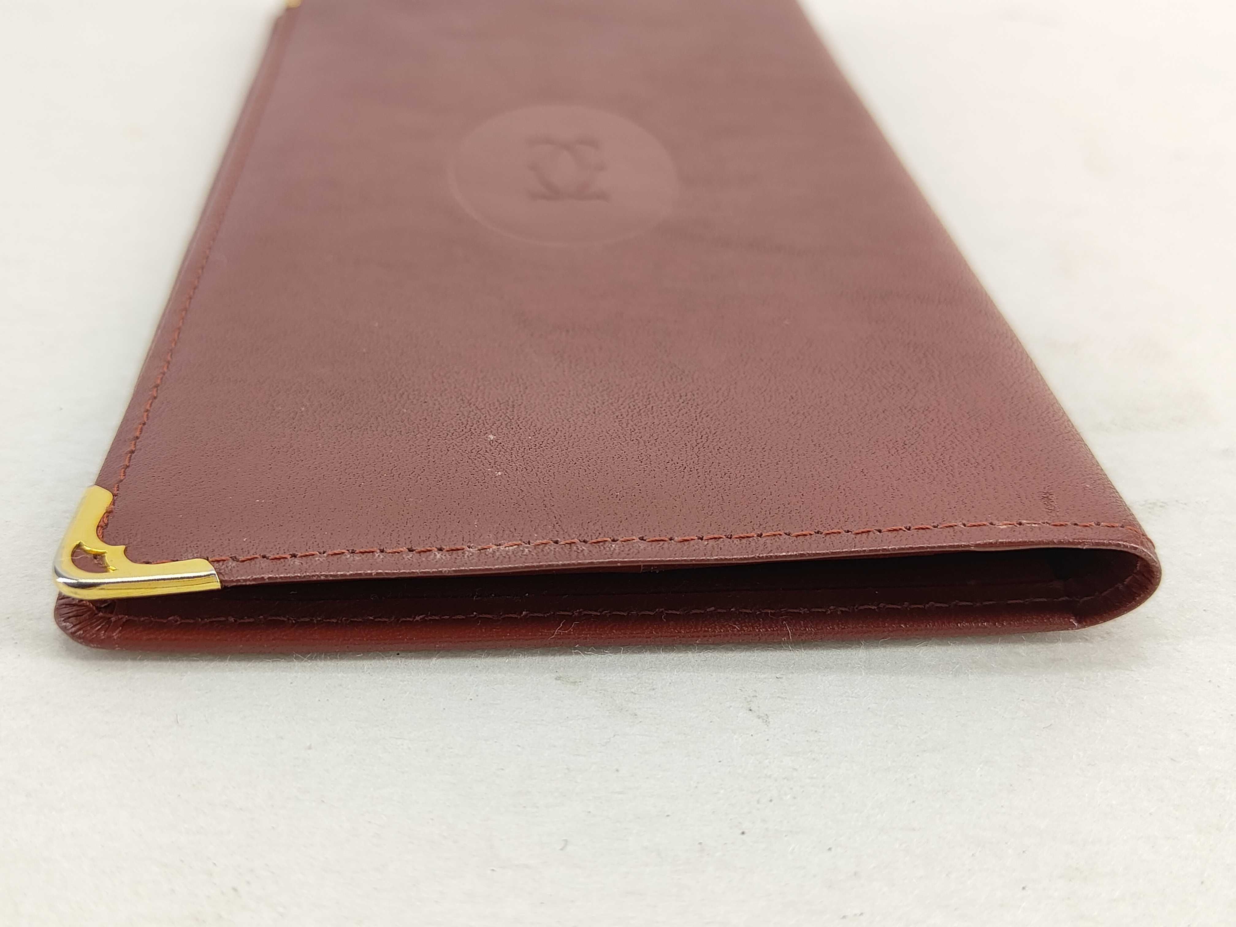 Must line wallet/billfold — view 13