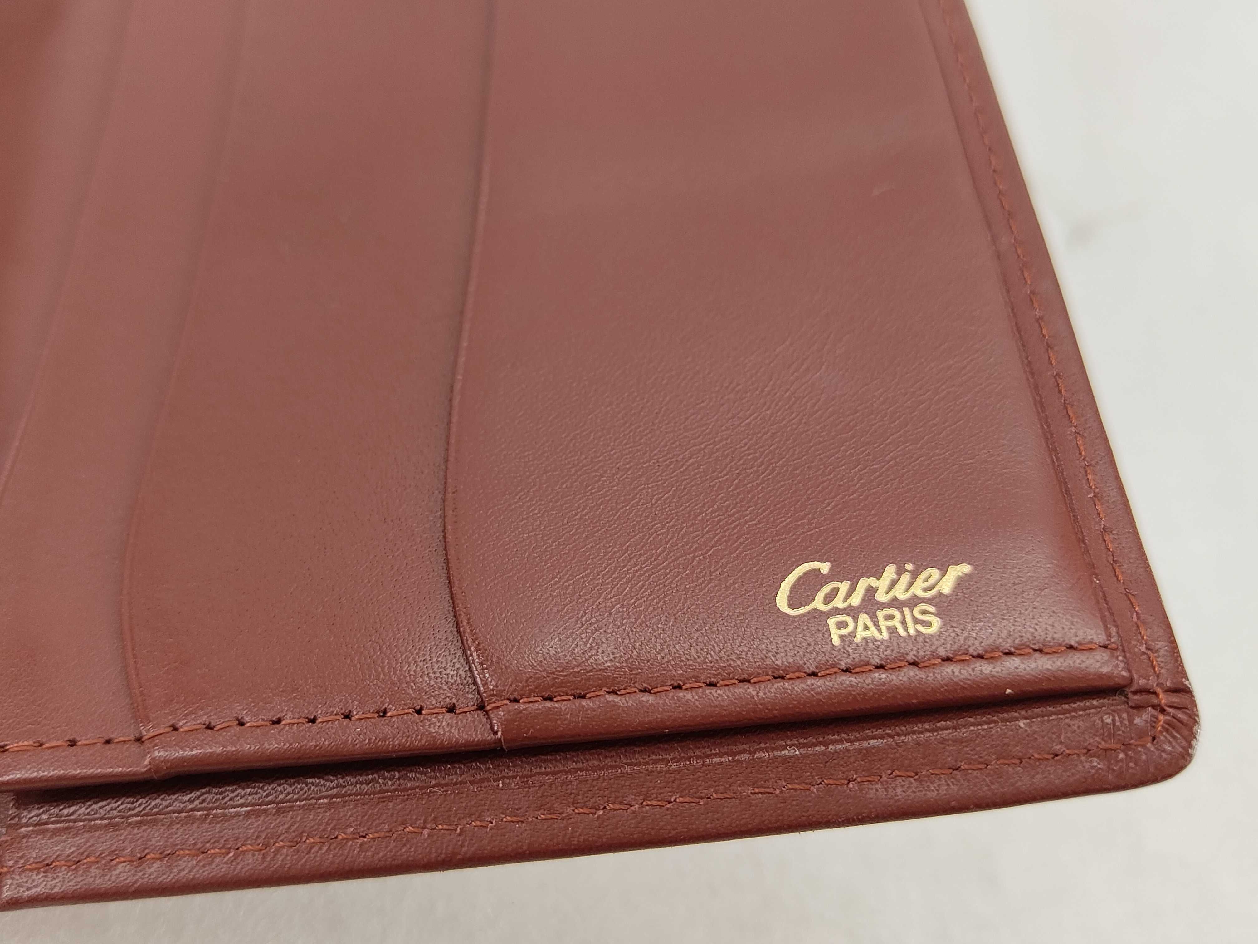 Must line wallet/billfold — view 4
