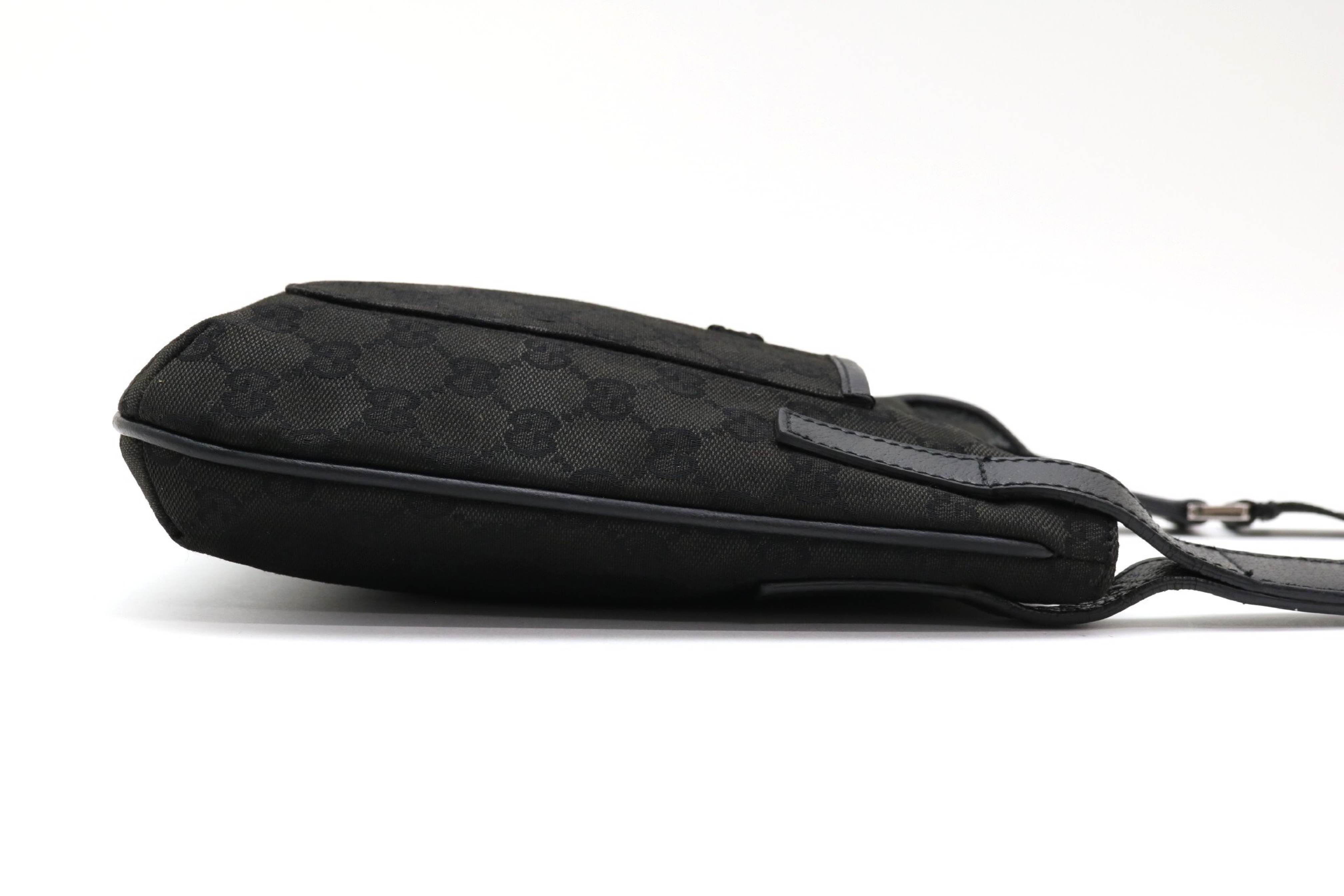 GG Canvas Shoulder Bag — view 3