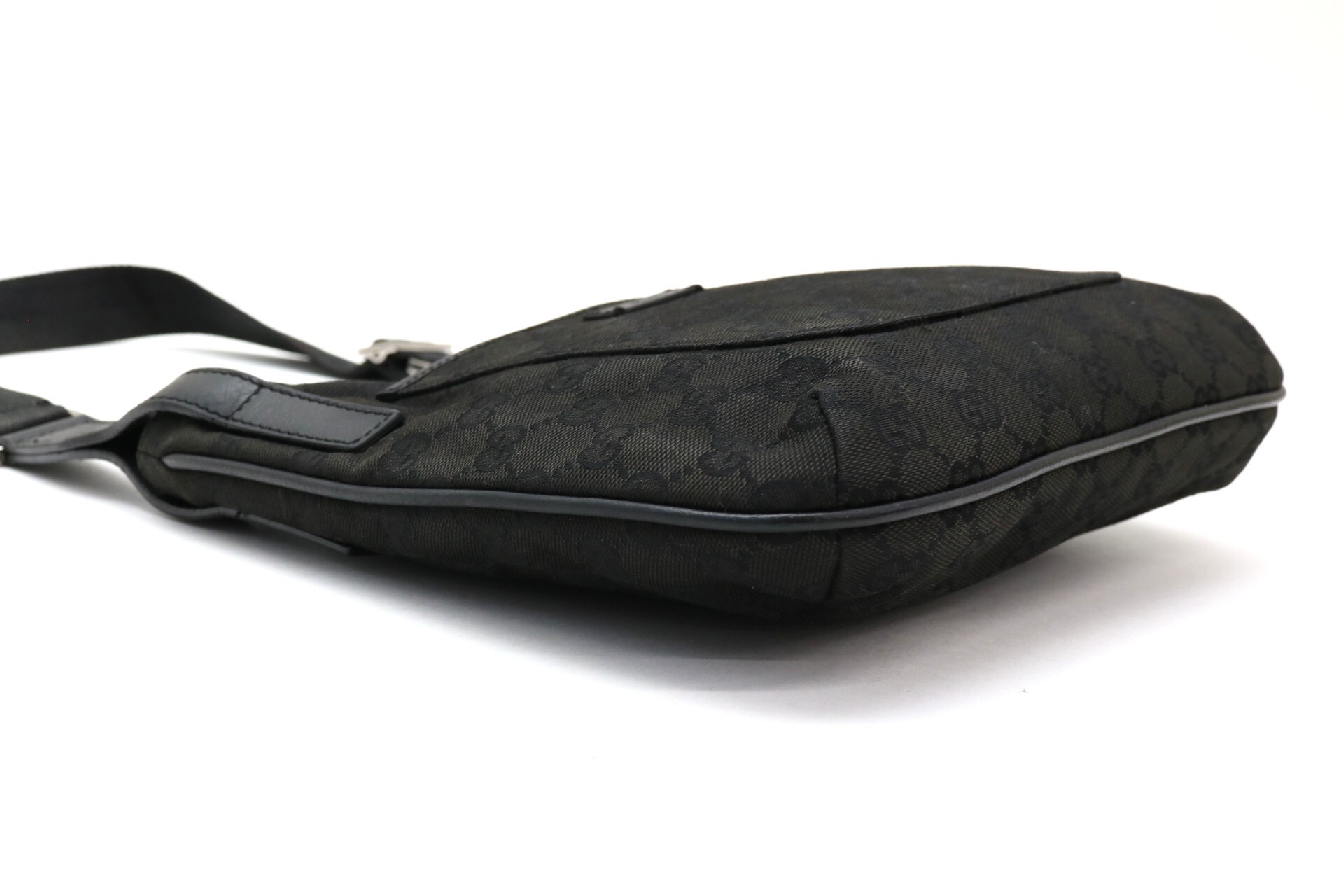 GG Canvas Shoulder Bag — view 5