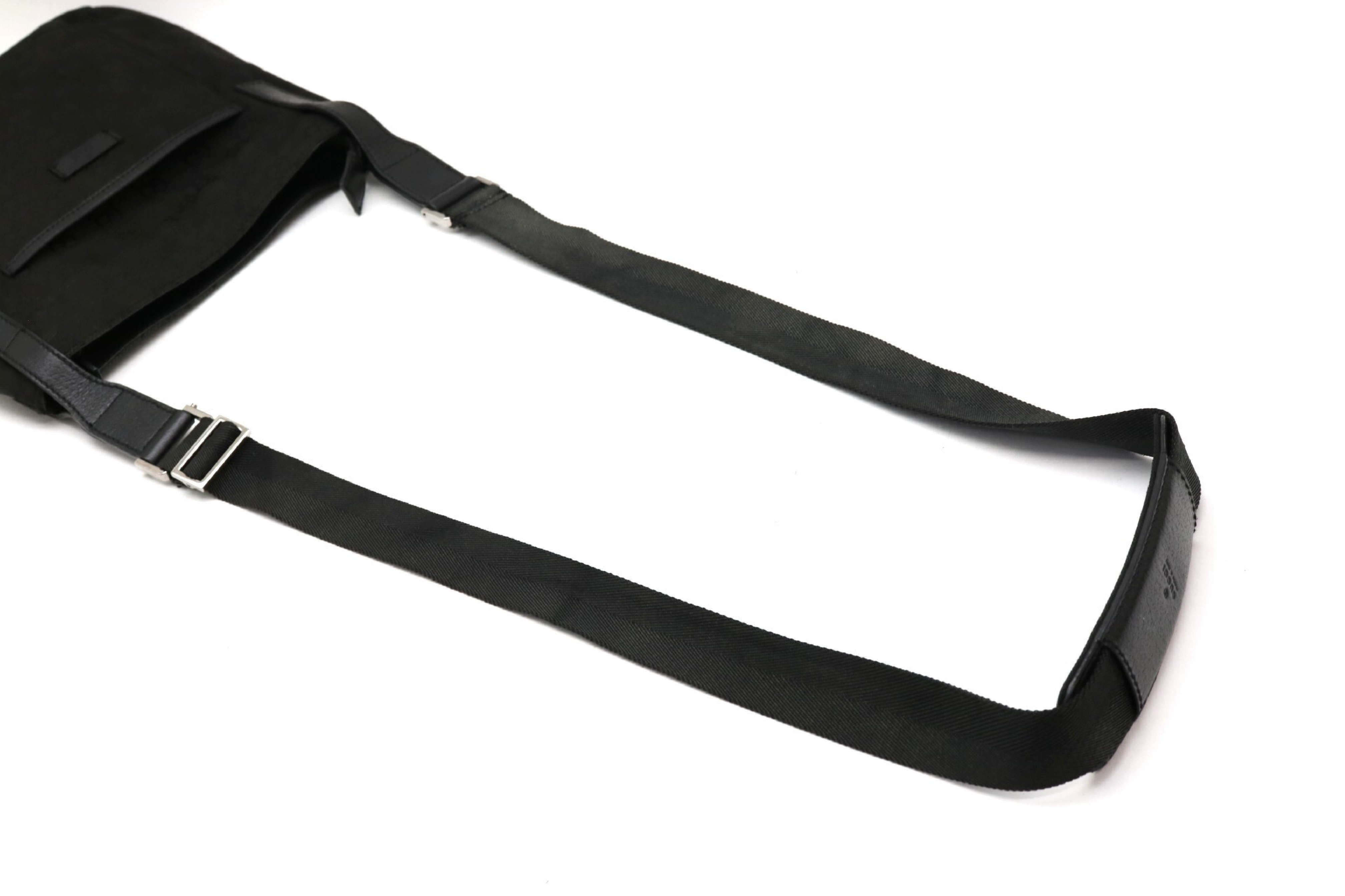 GG Canvas Shoulder Bag — view 7