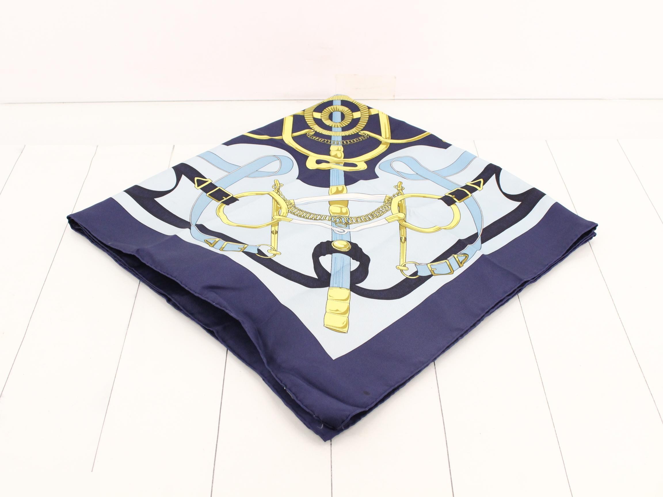 scarf — view 2