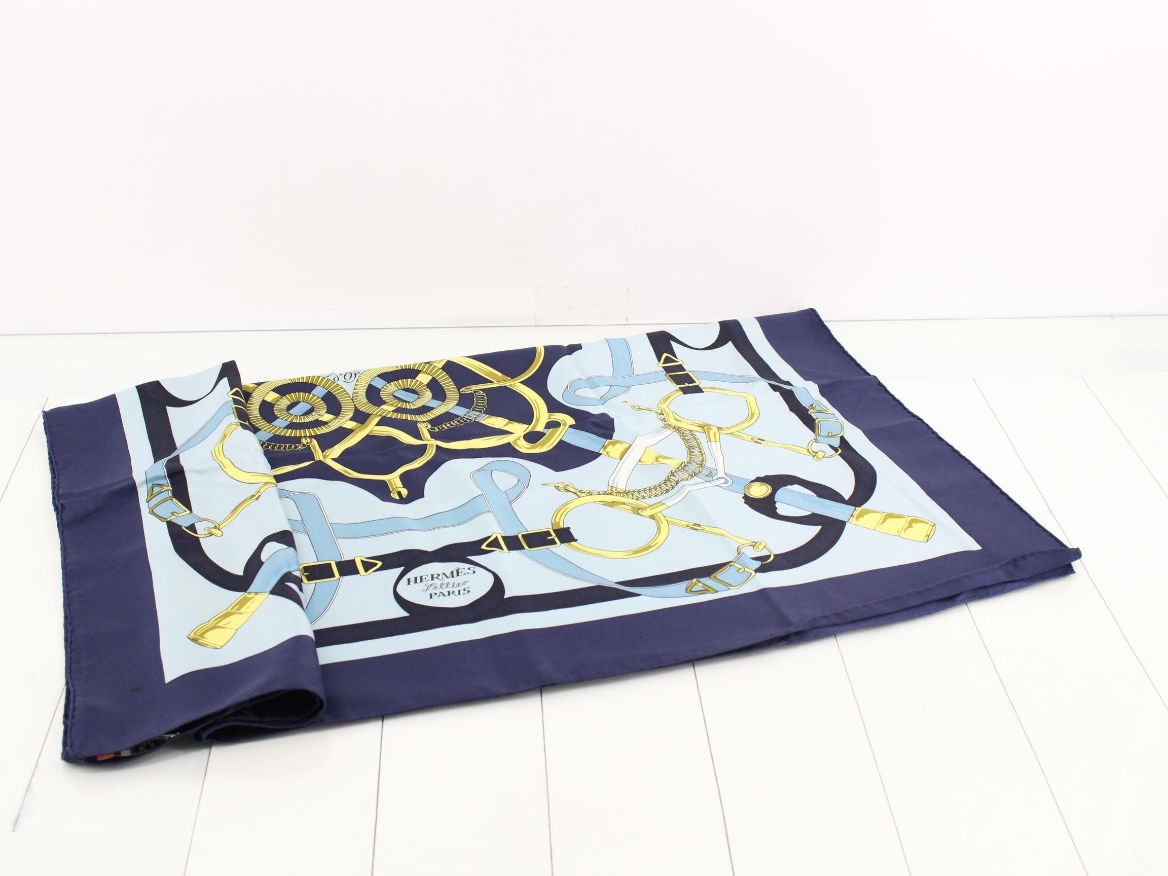 scarf — view 3