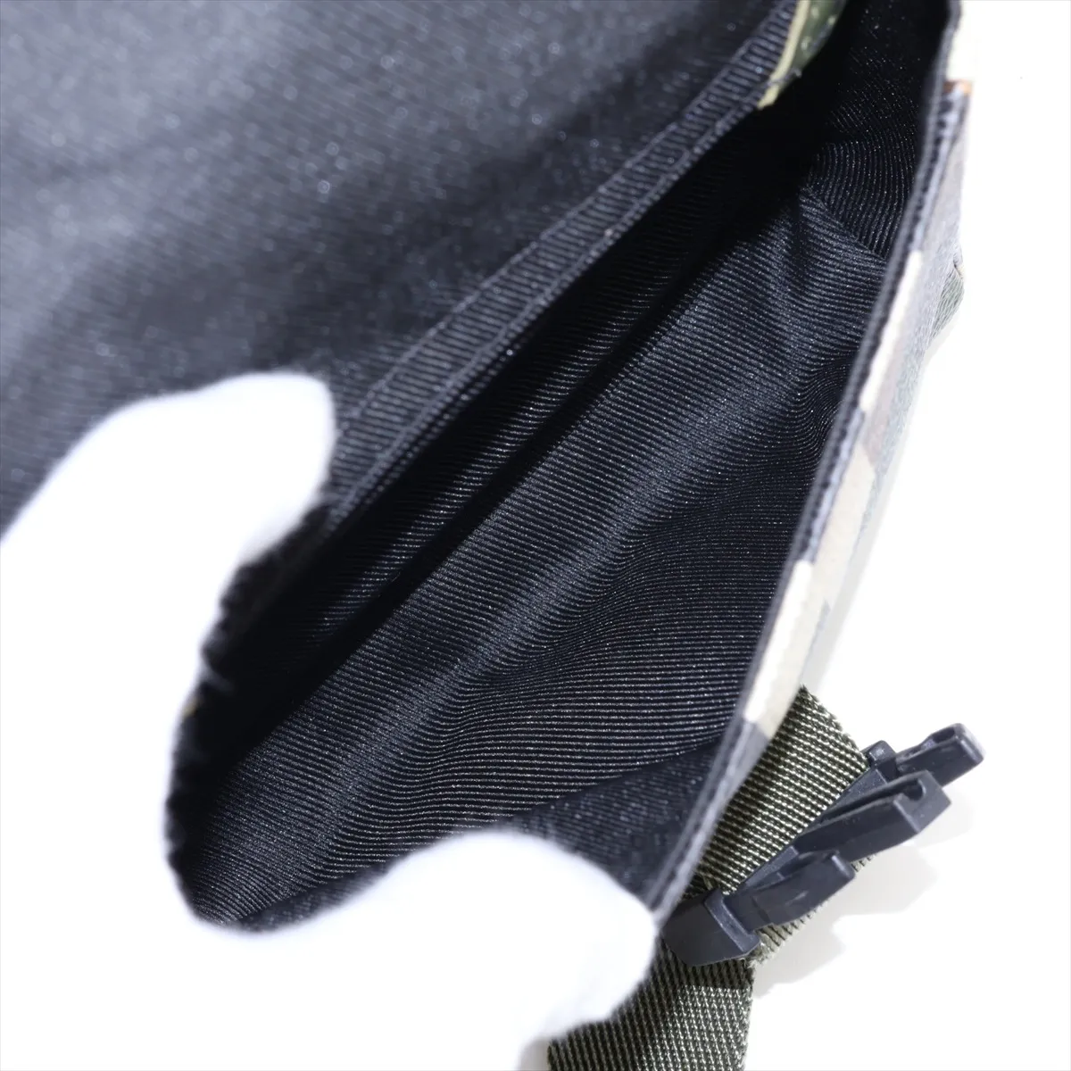 Damouflage Canvas Motion Bum Bag M24446 Green (RFID detected) — view 10