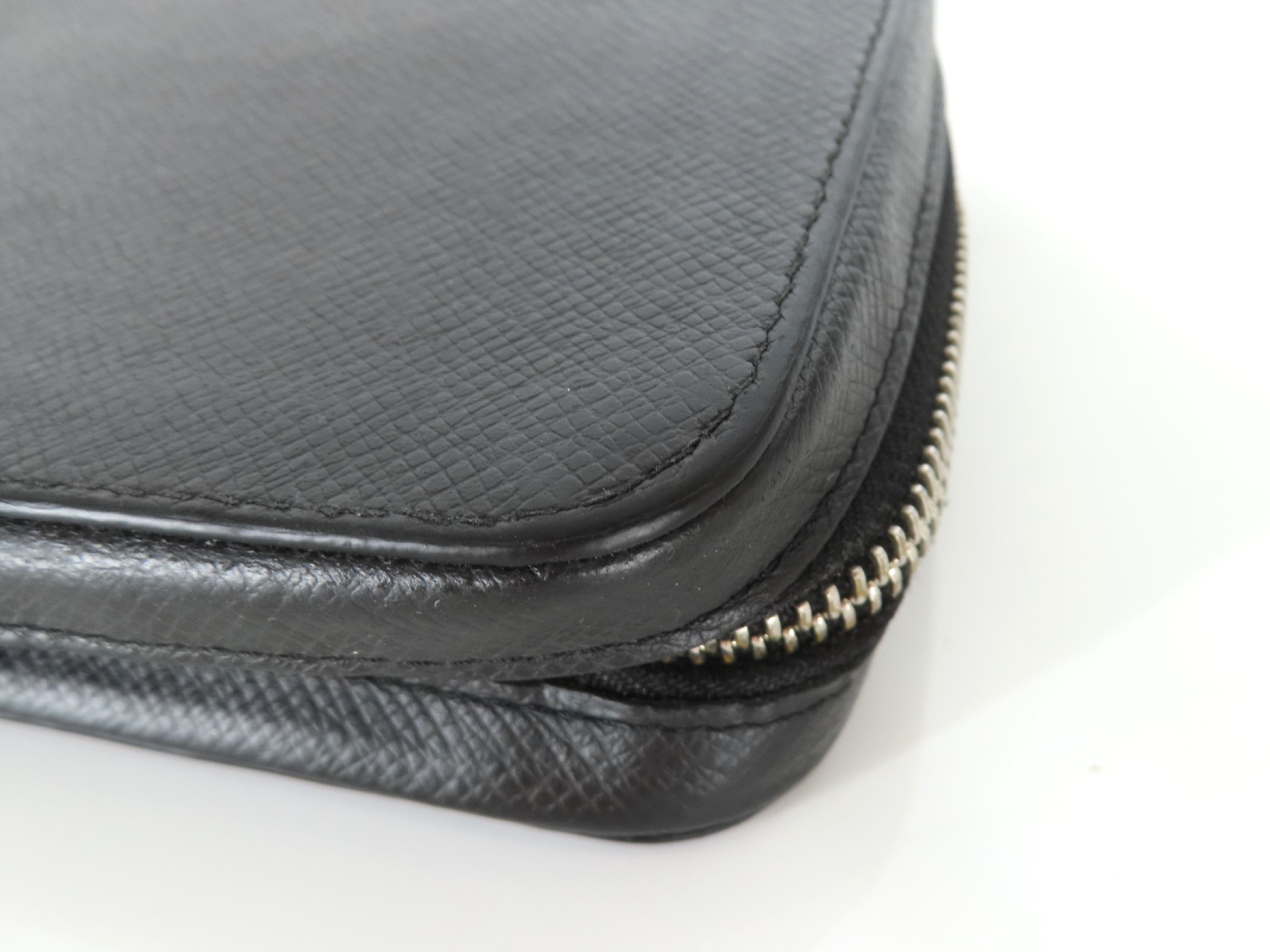 Taiga Zippy XL Wallet, Black, Silver Hardware, CA4129 — view 3