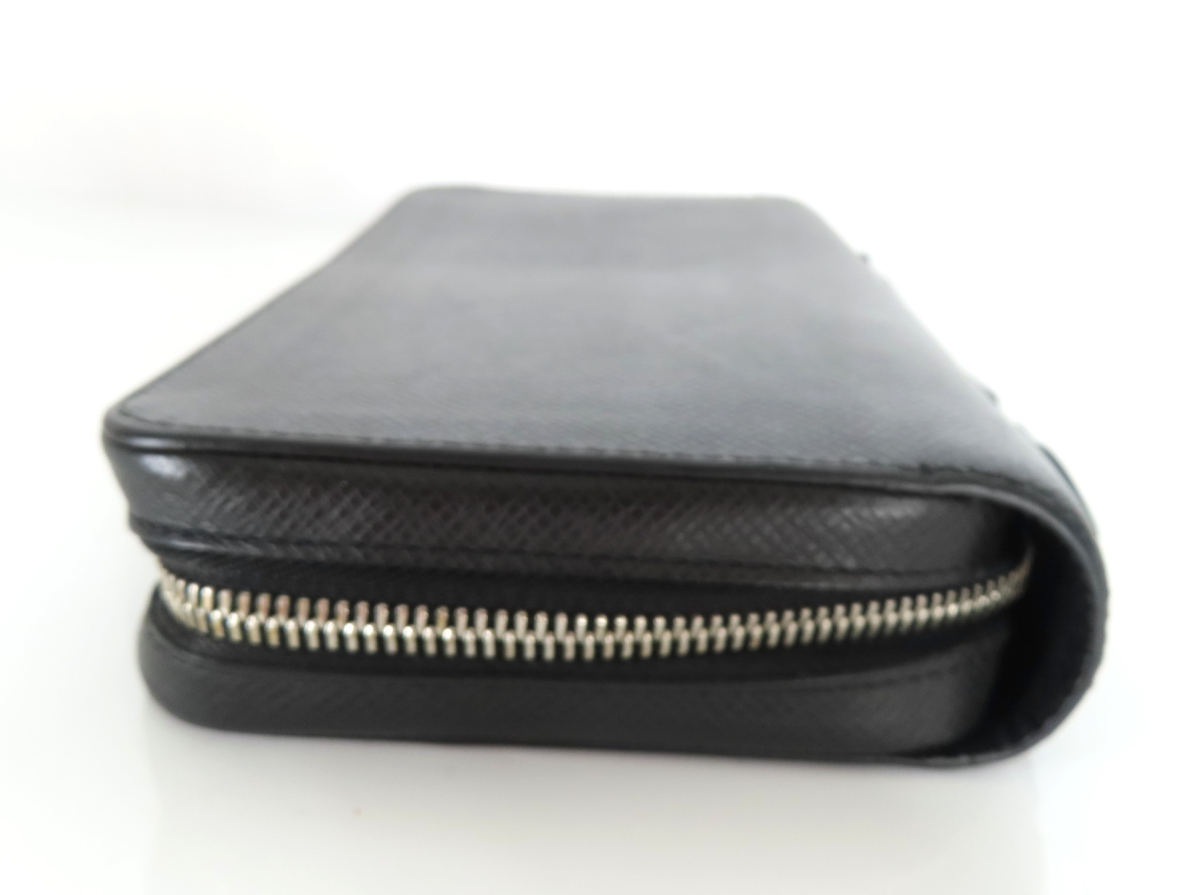 Taiga Zippy XL Wallet, Black, Silver Hardware, CA4129 — view 4