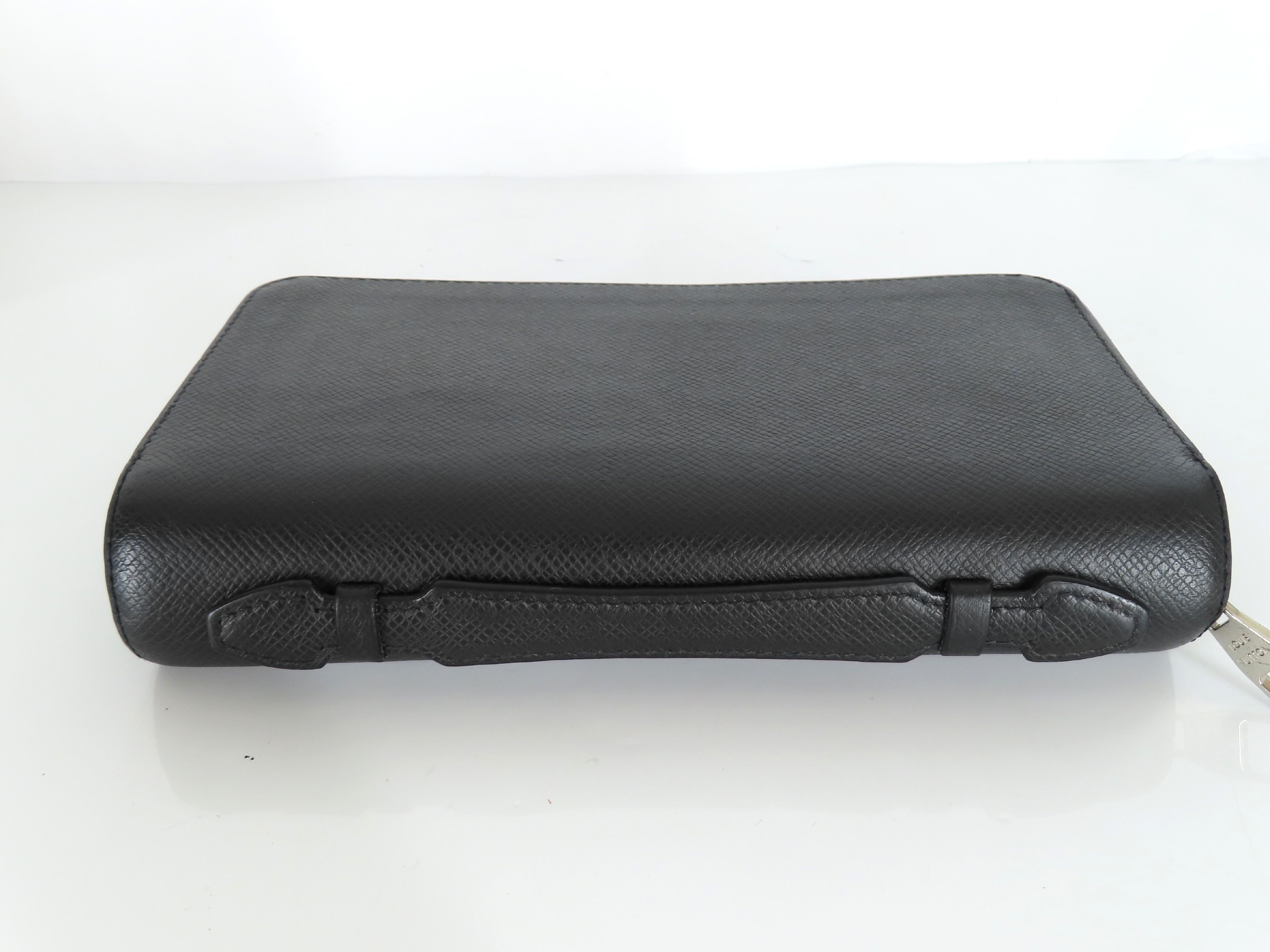 Taiga Zippy XL Wallet, Black, Silver Hardware, CA4129 — view 5