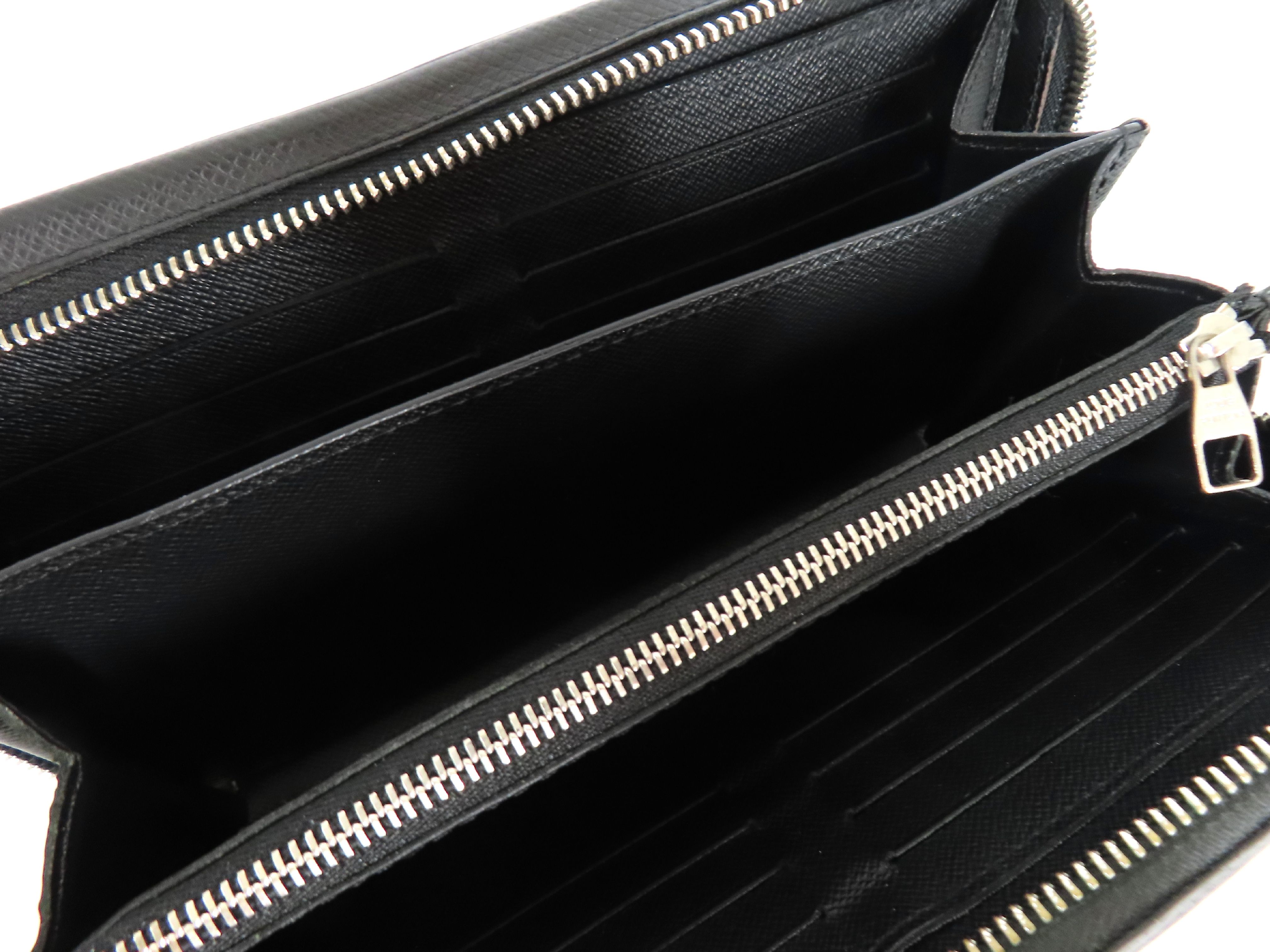 Taiga Zippy XL Wallet, Black, Silver Hardware, CA4129 — view 9