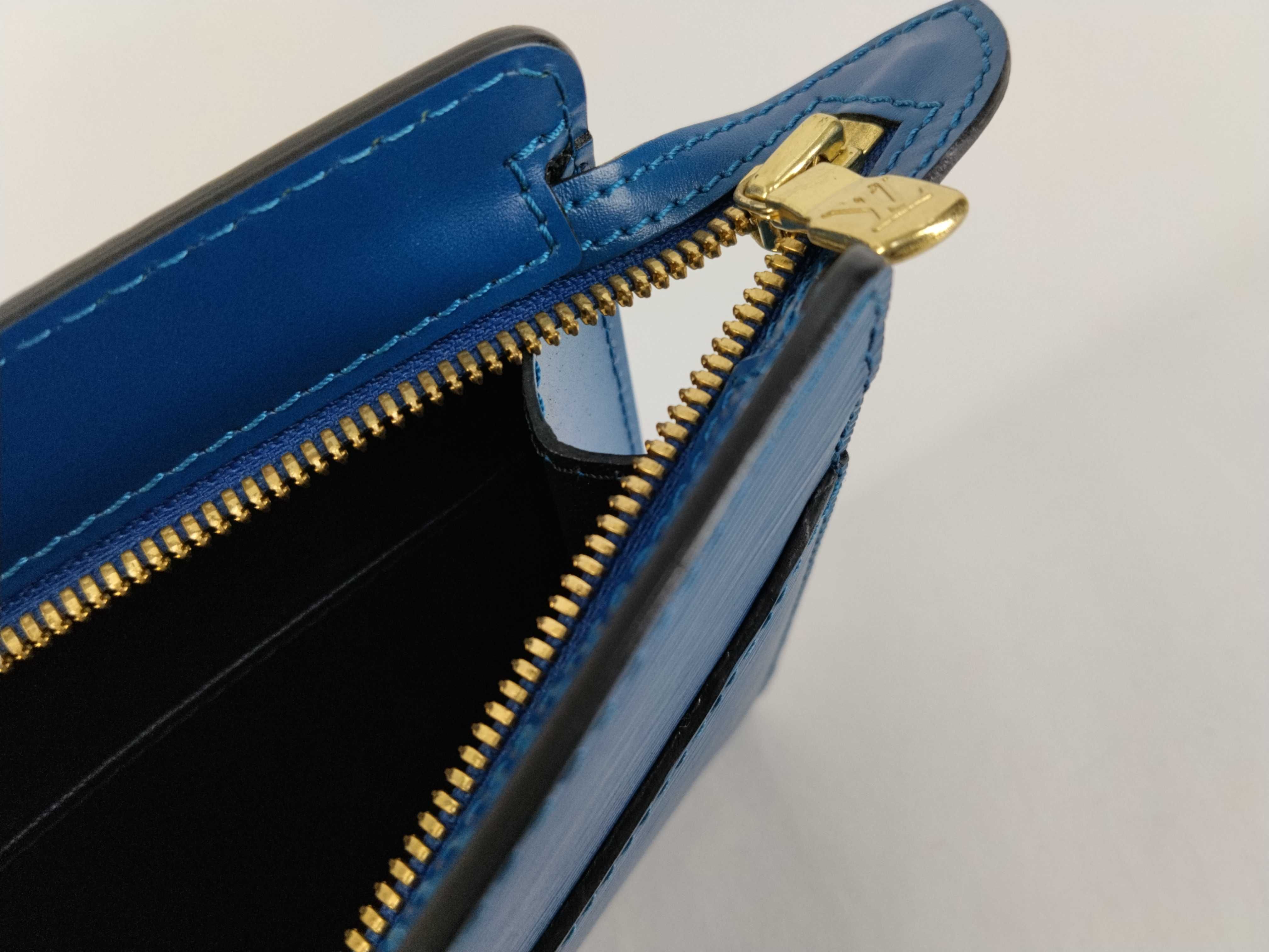 Epi Leather Louis Vuitton Pochette Homme Second Bag — view 7