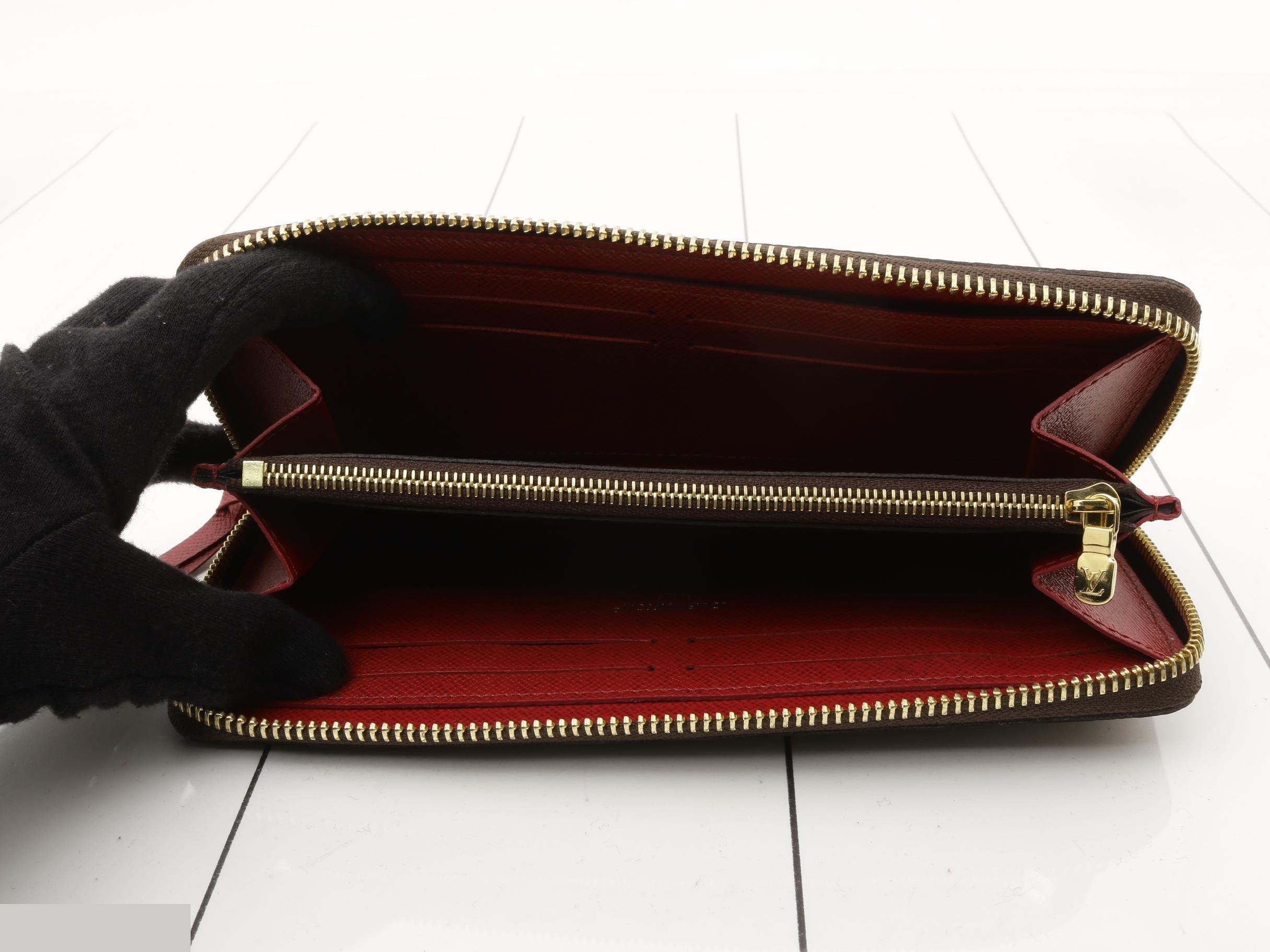 Monogram Portefeuille Clemence Fuchsia Round Zip Long Wallet — view 4