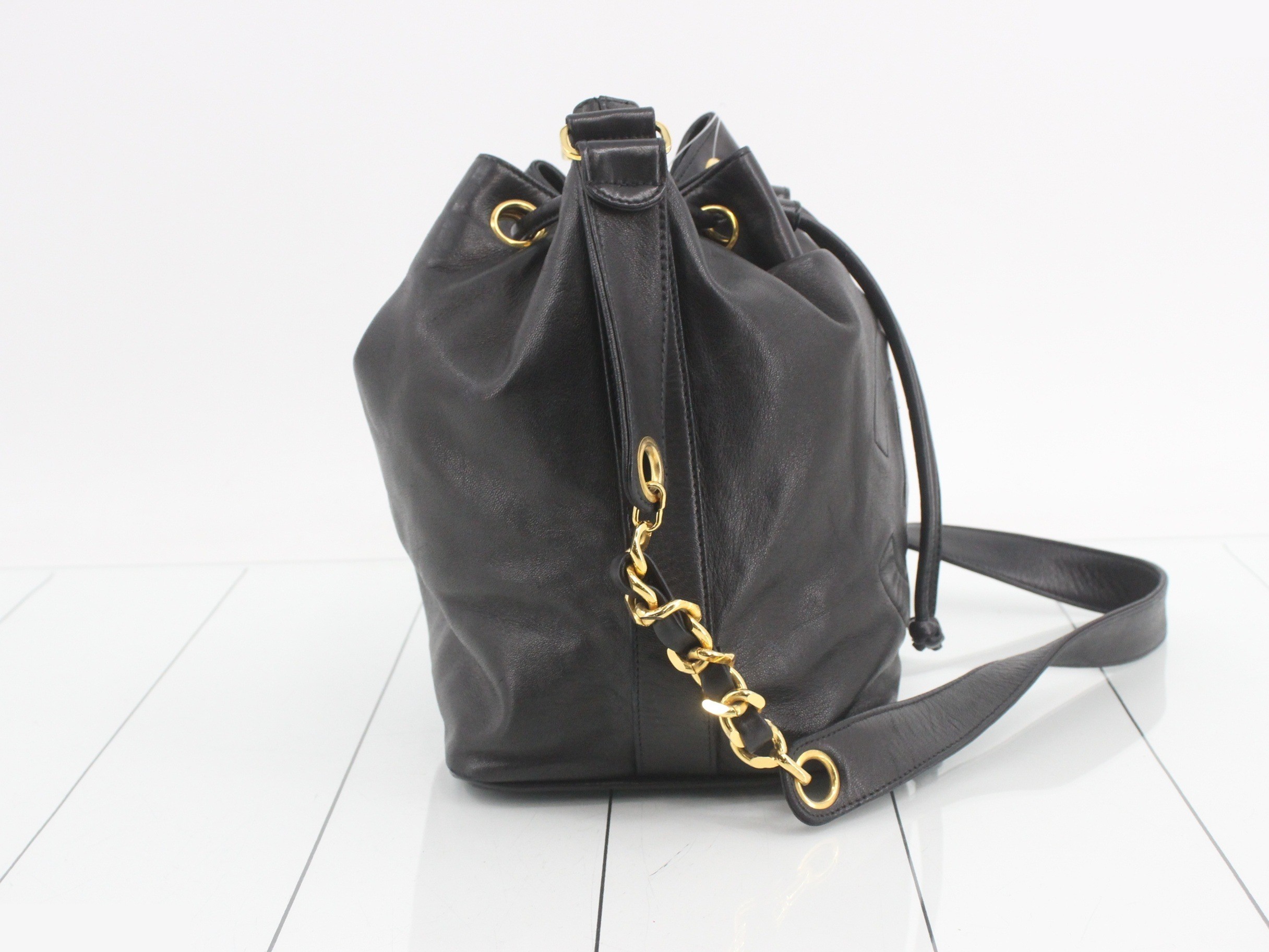 Item #1: Drawstring chain shoulder bag, lambskin, black — view 4