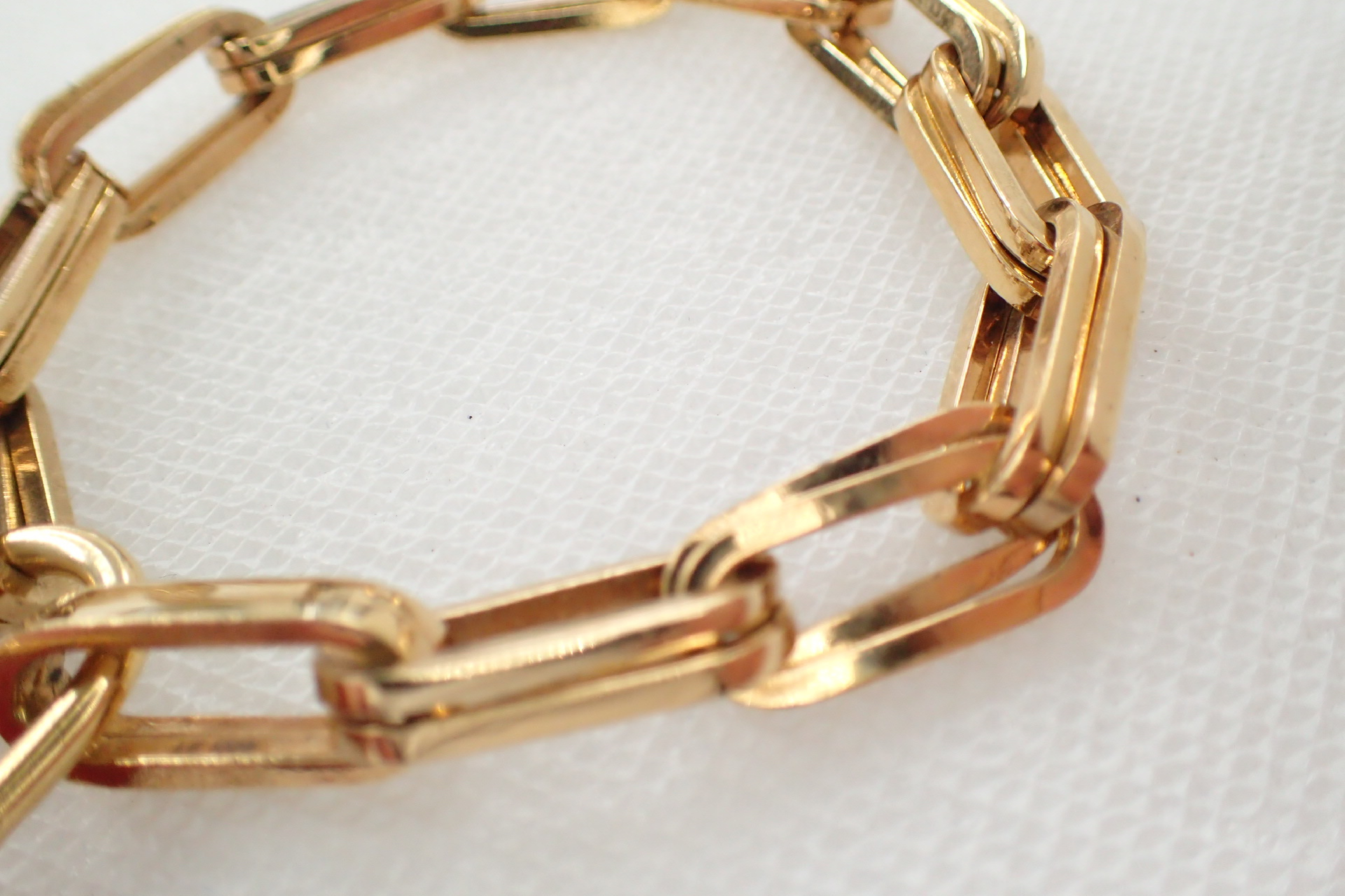 Gold-colored Boucle d'Oreille Chain Bracelet (Bracelet/Bangle) — view 8
