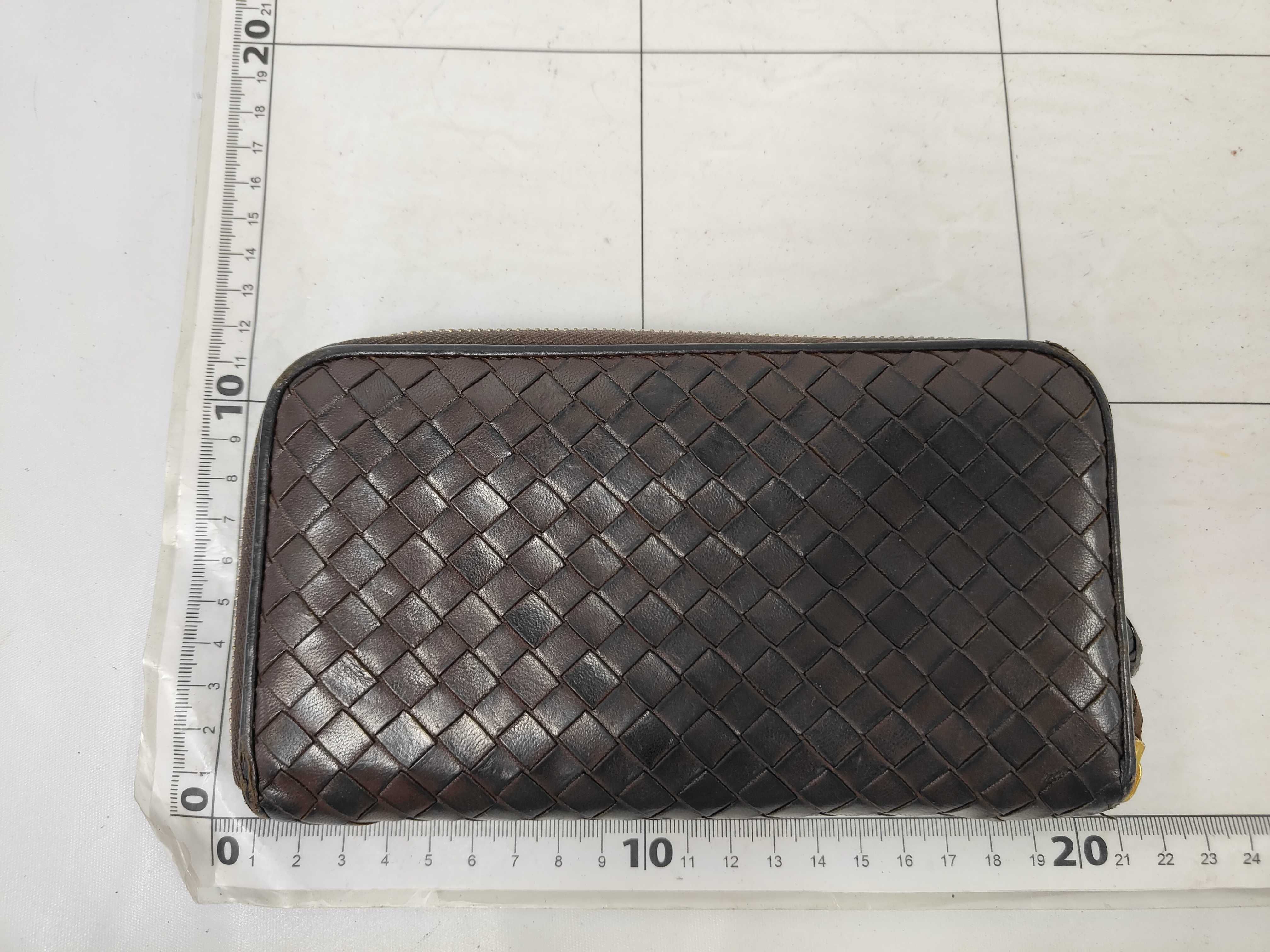 Intrecciato Round Zip Long Wallet — view 2