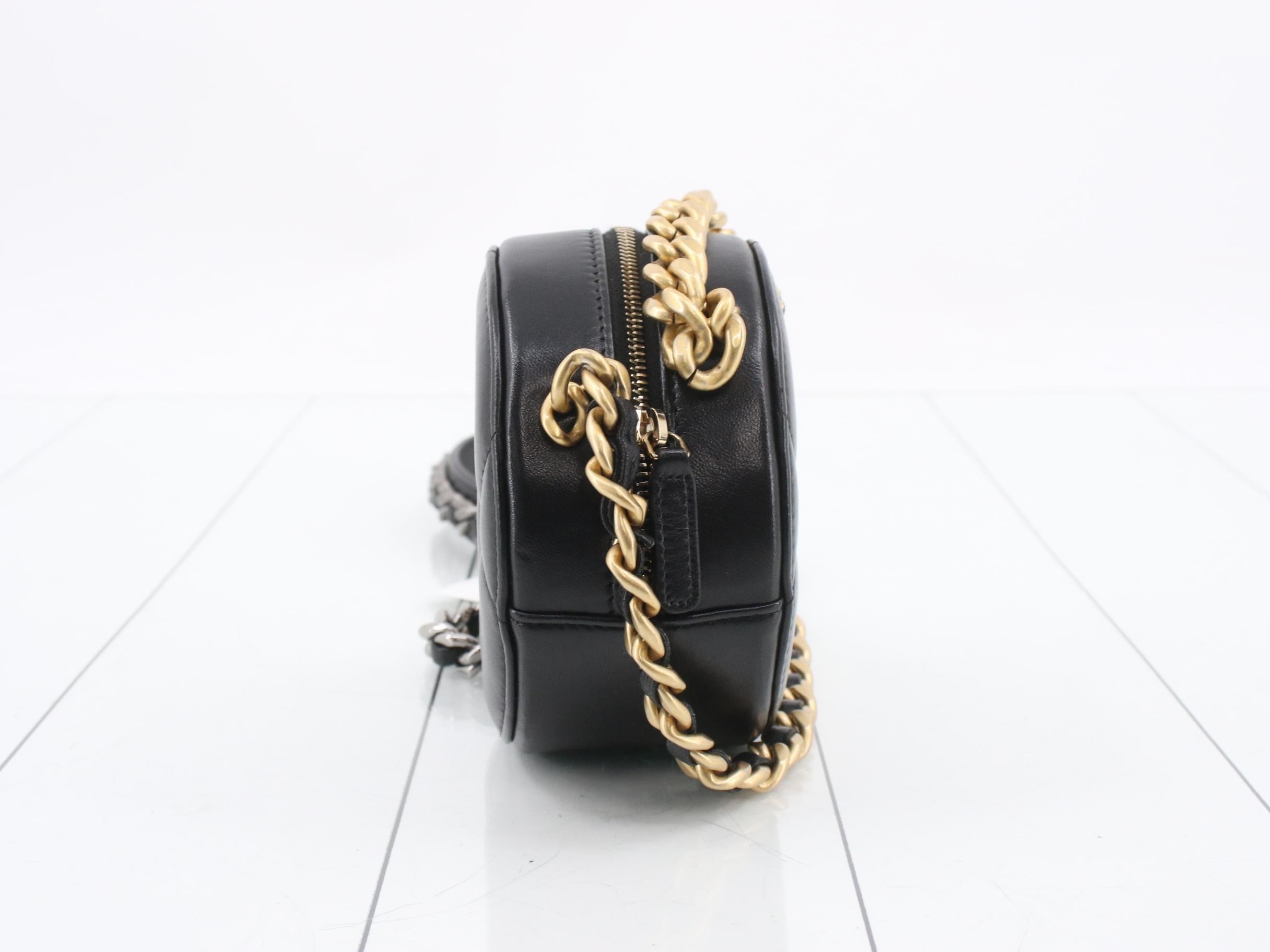 19 Leather Chain Shoulder Bag, Black — view 4