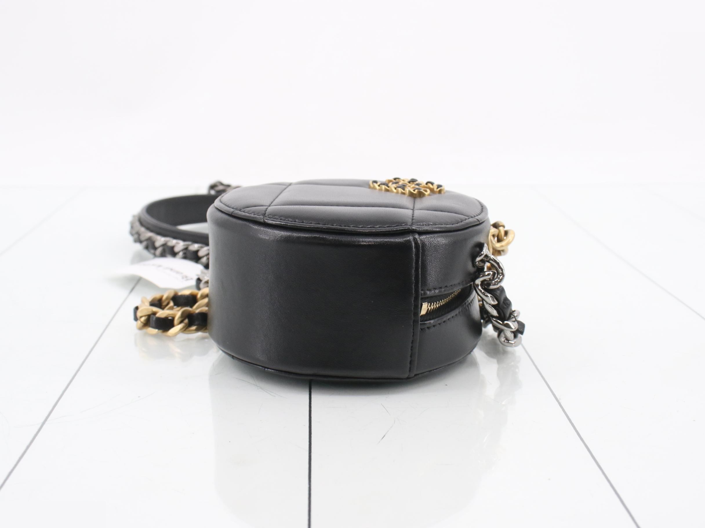 19 Leather Chain Shoulder Bag, Black — view 6