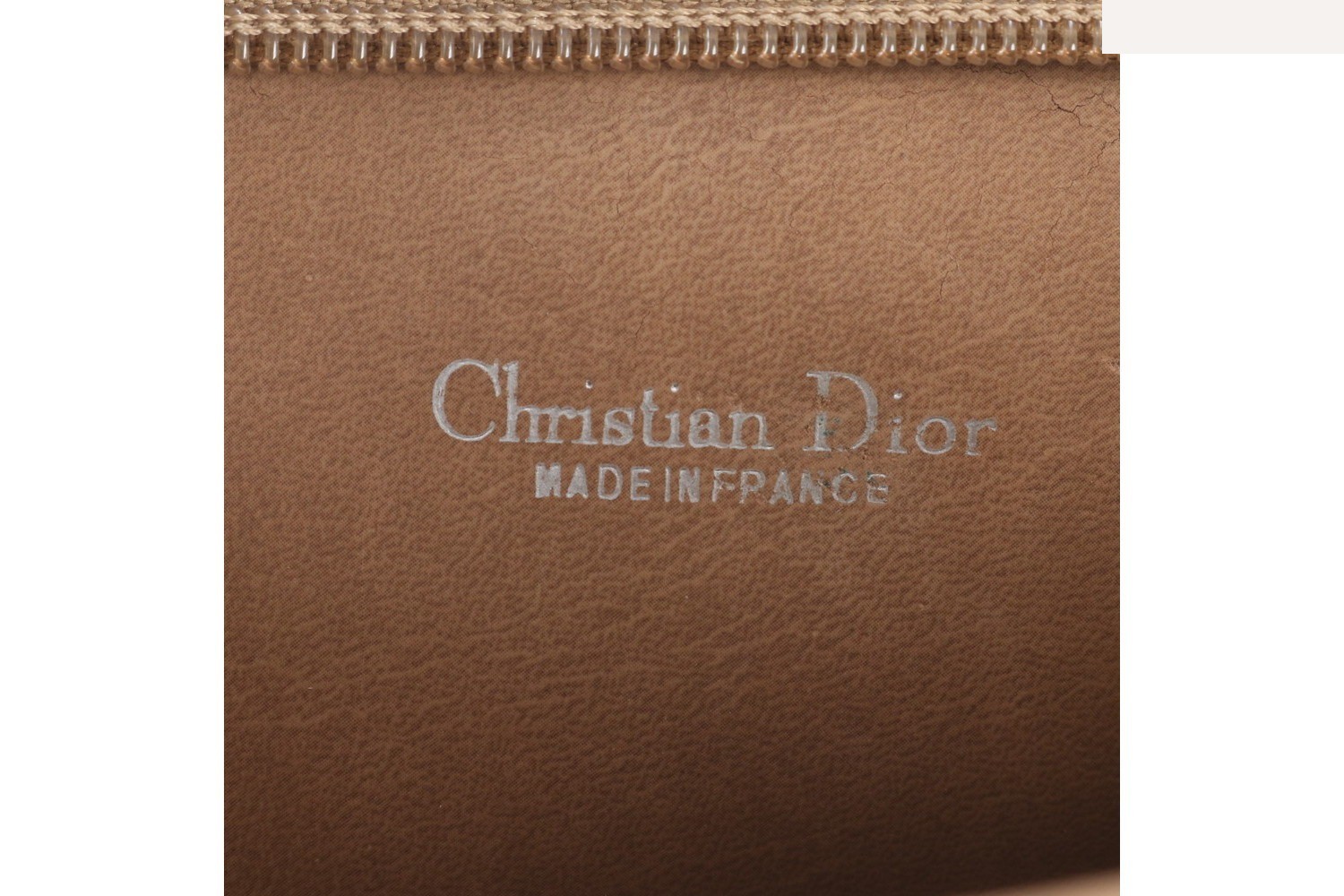 Honeycomb pattern leather second bag — view 7