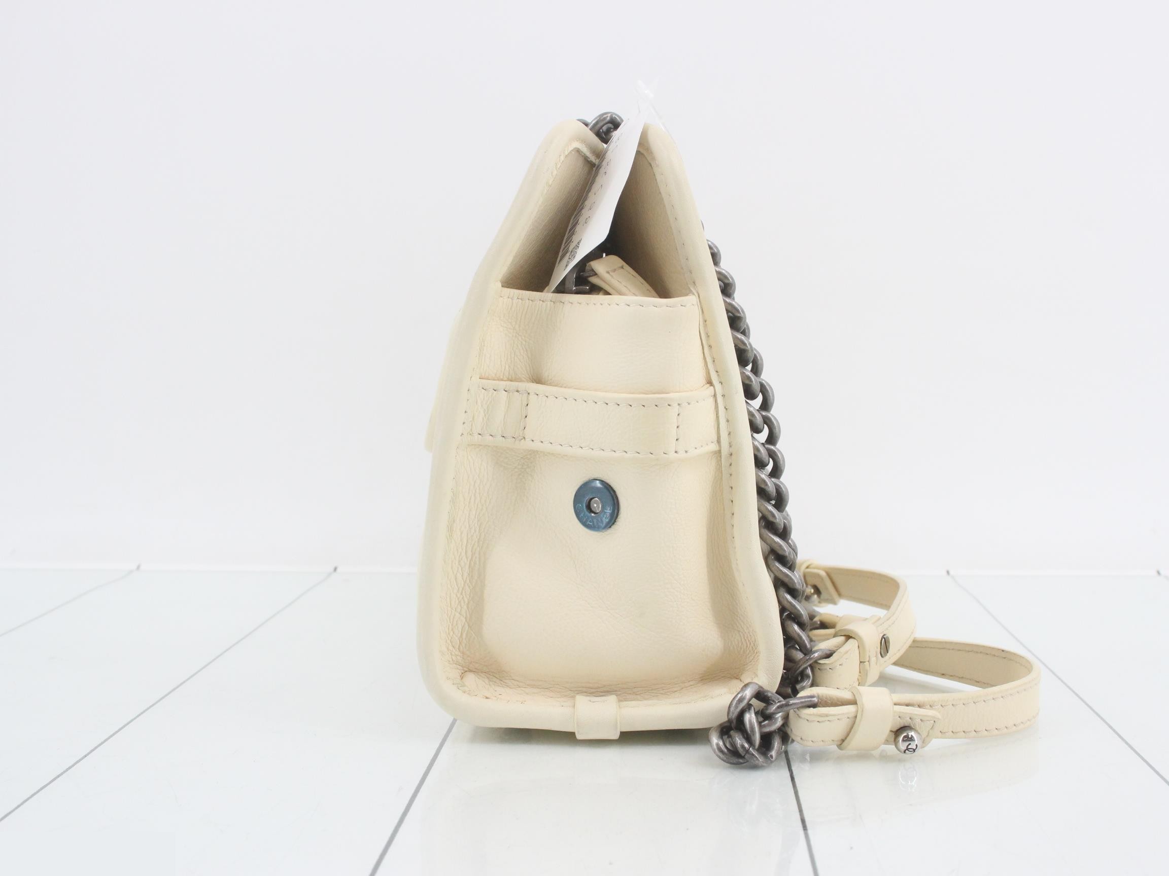 Matelassé (bag) - Shoulder bag — view 3