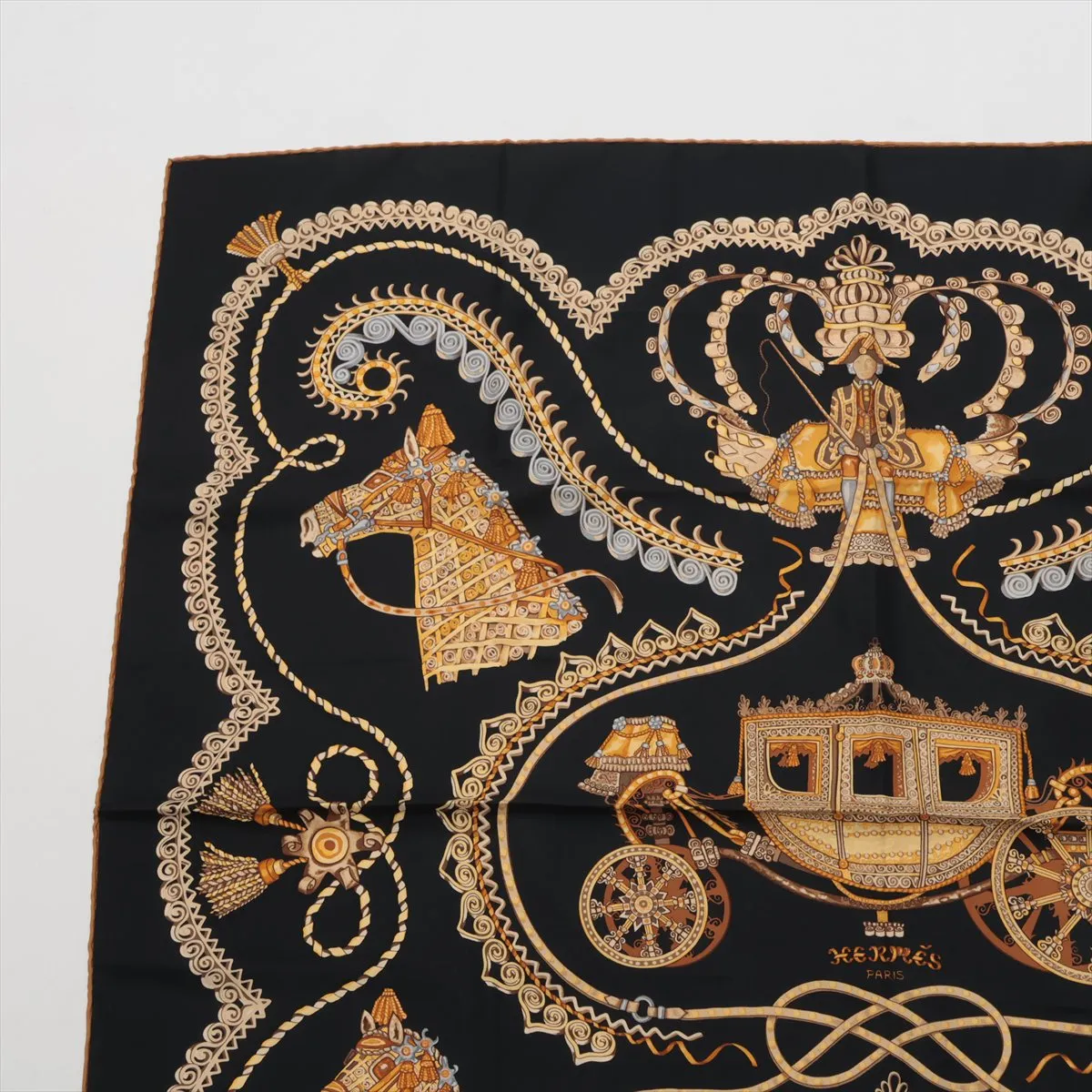 Carre 90 PAPEROLES Paproles Carriages and Nobility Scarf Silk Black — view 2