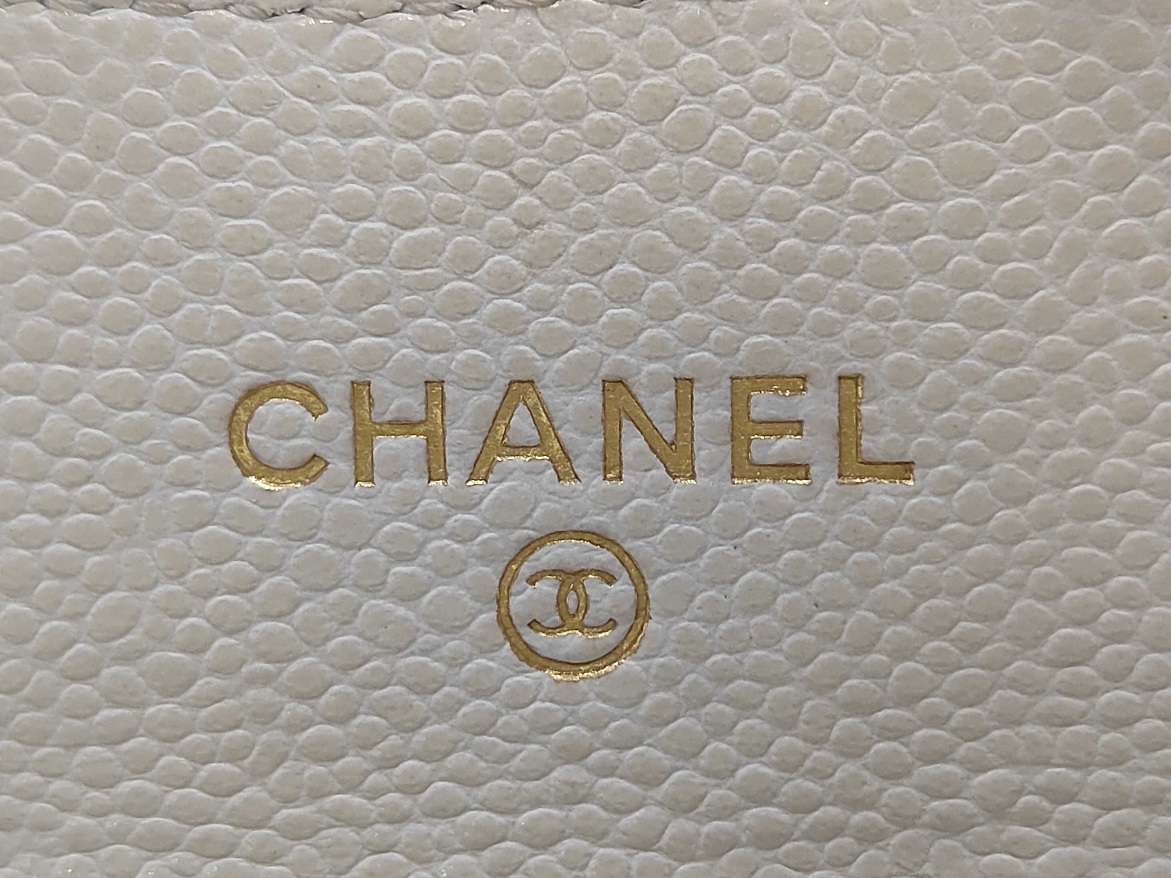 Card Case WHITE Caviar Skin (Grained Calf) Timeless Classic Line Card Case — view 5