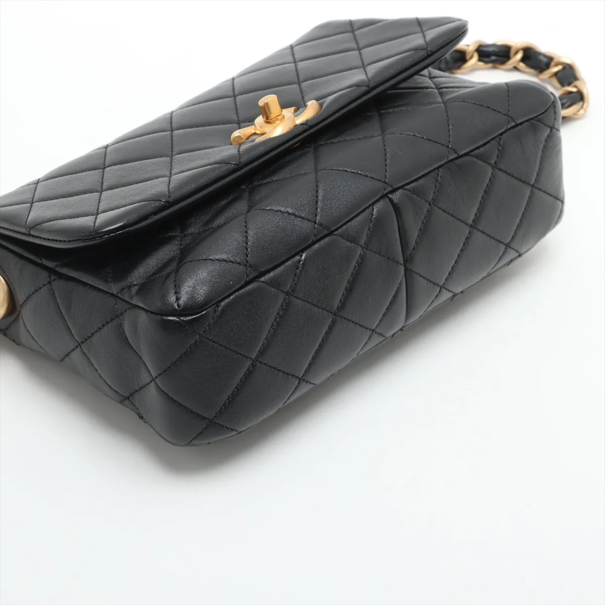 [Individually wrapped] Chanel Matelasse Lambskin Chain Shoulder Bag Black Gold Hardware UK68884L Random Plate — view 4