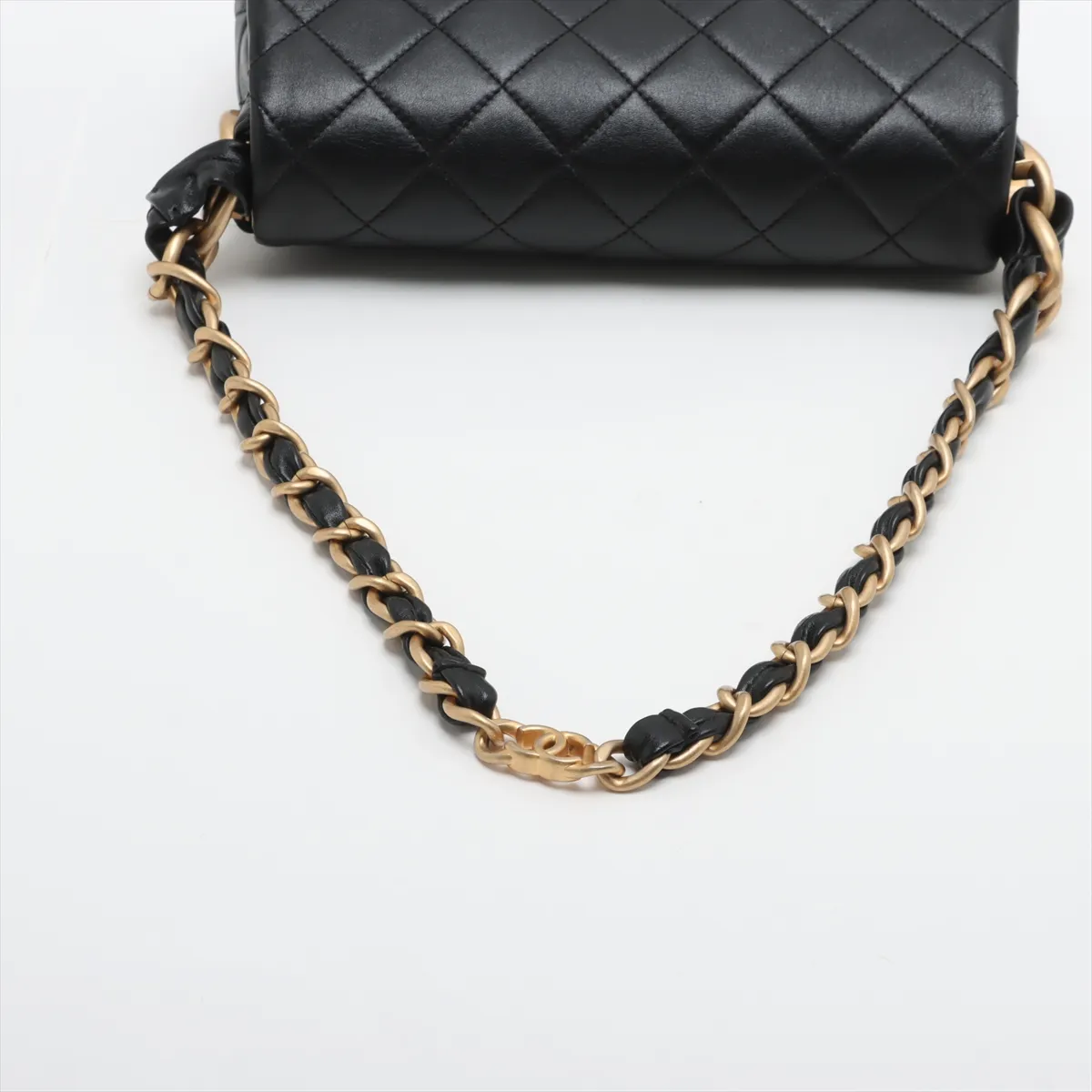 [Individually wrapped] Chanel Matelasse Lambskin Chain Shoulder Bag Black Gold Hardware UK68884L Random Plate — view 5