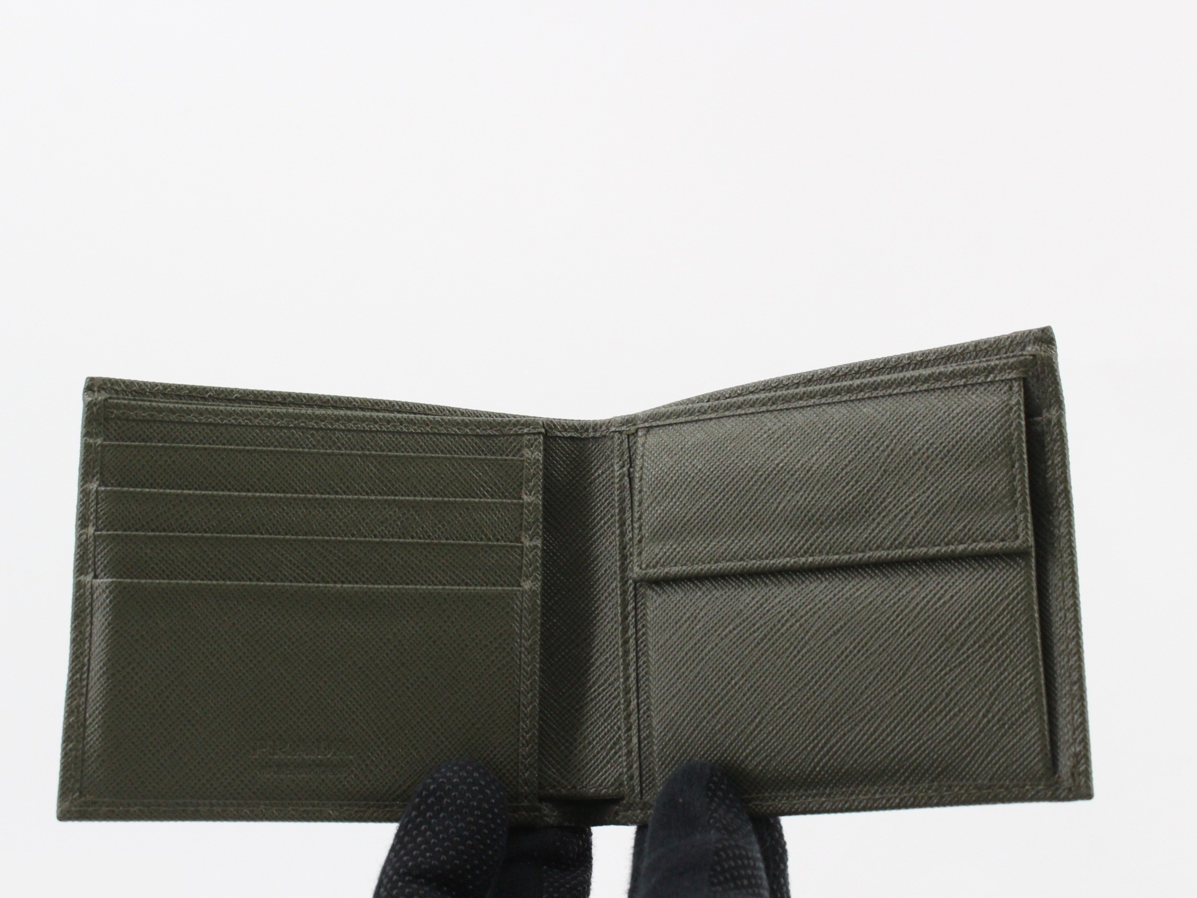 Triangular plate bifold wallet, khaki — view 4