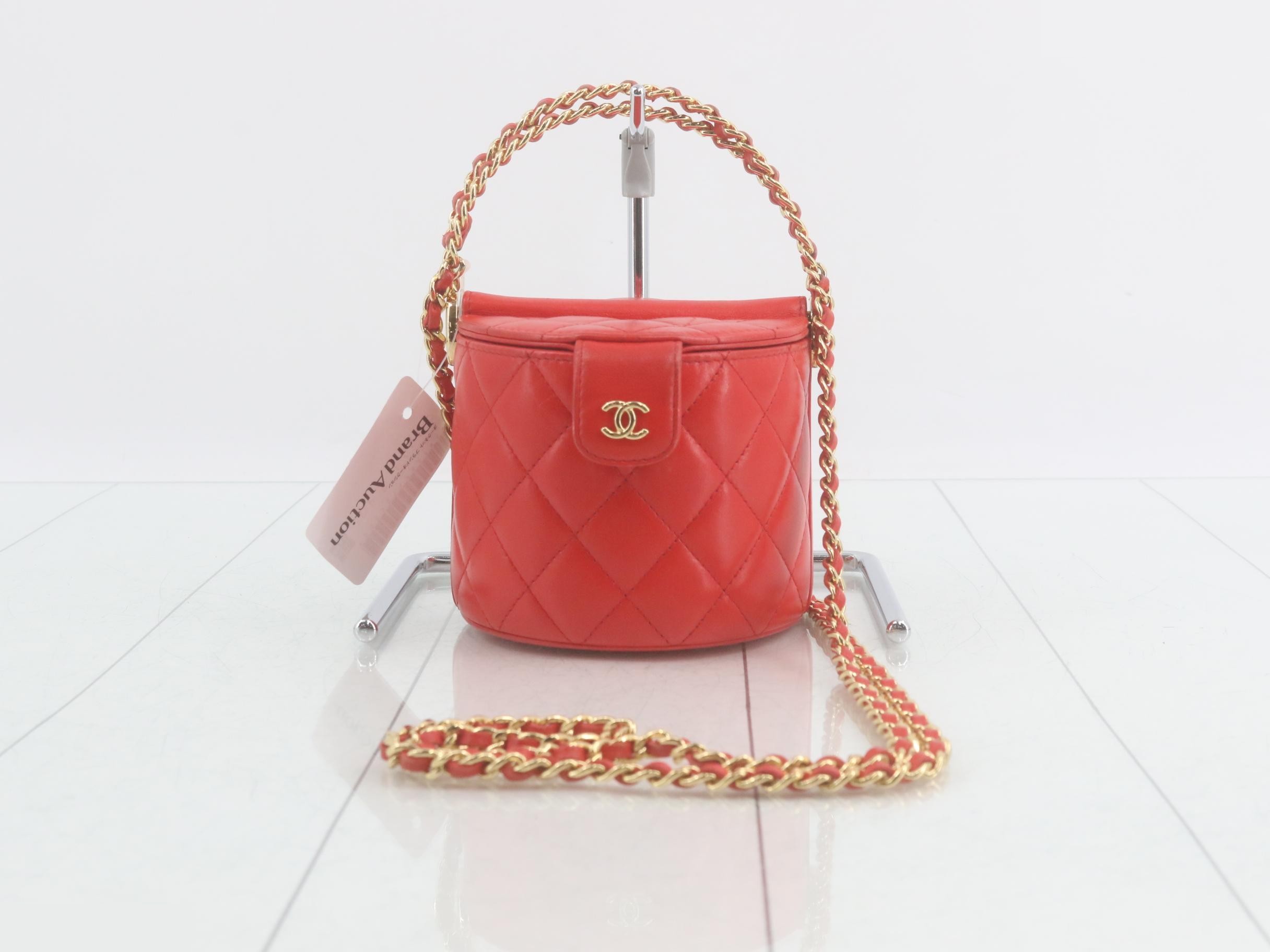 Vanity Chain Shoulder Bag
