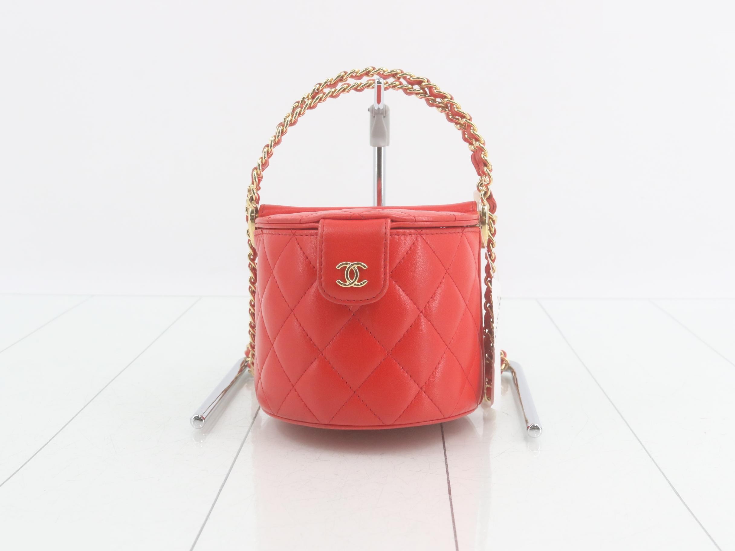Vanity Chain Shoulder Bag — view 2