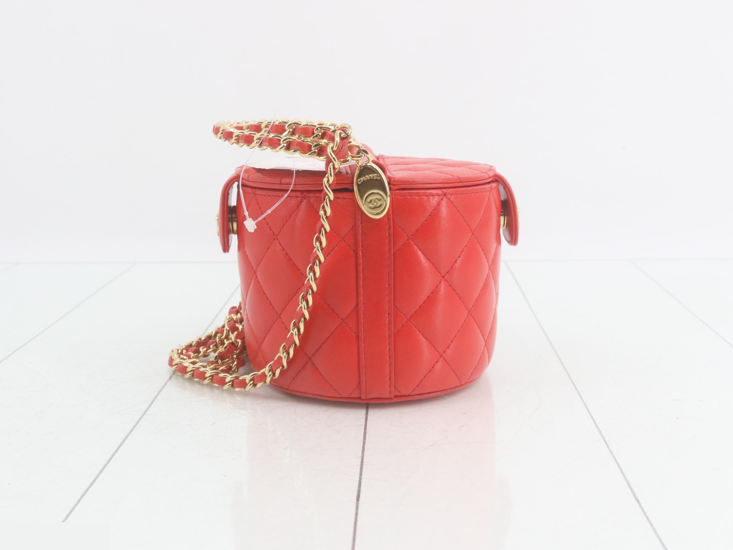 Vanity Chain Shoulder Bag — view 4