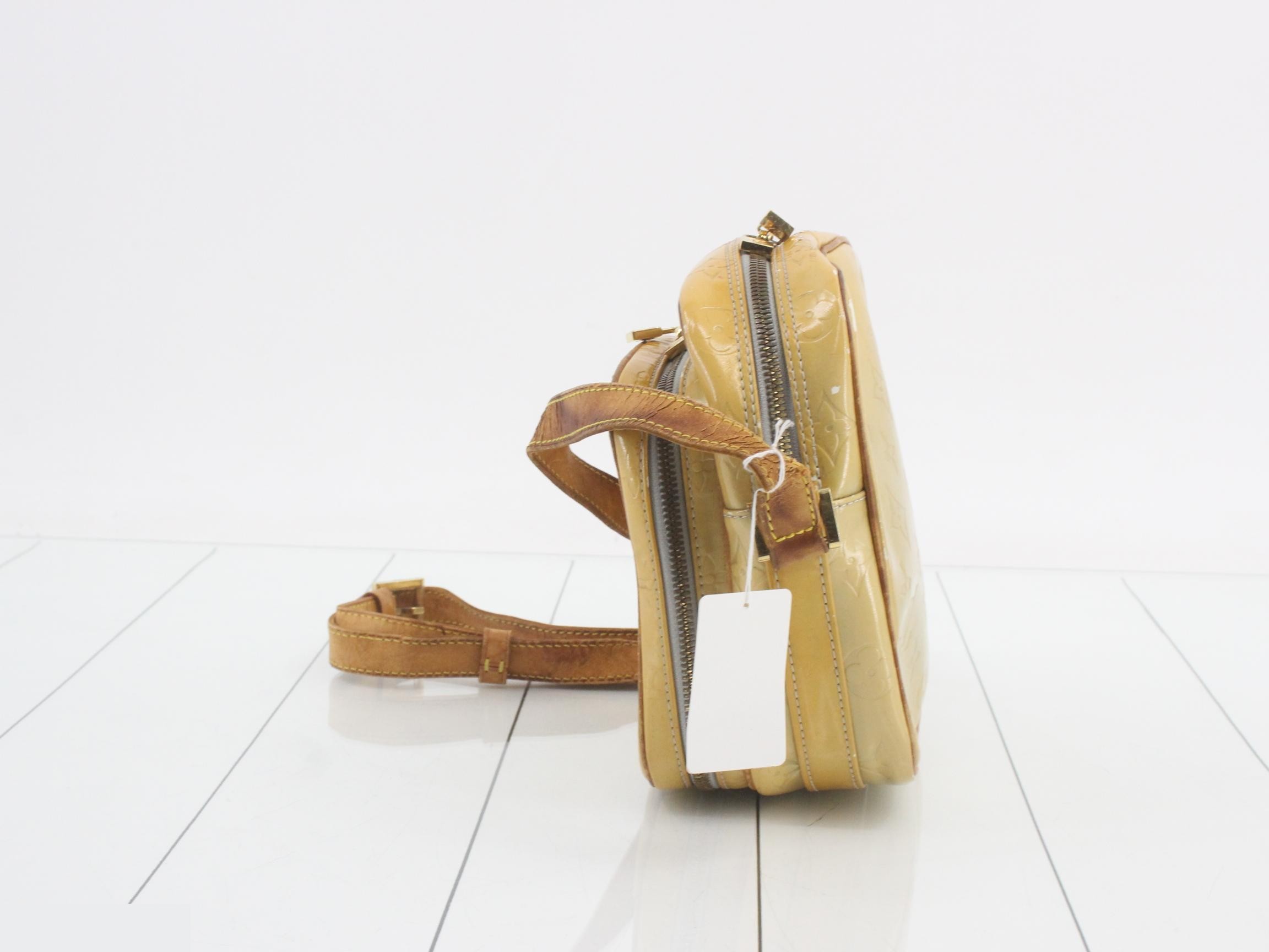Vernis Shoulder Bag — view 3