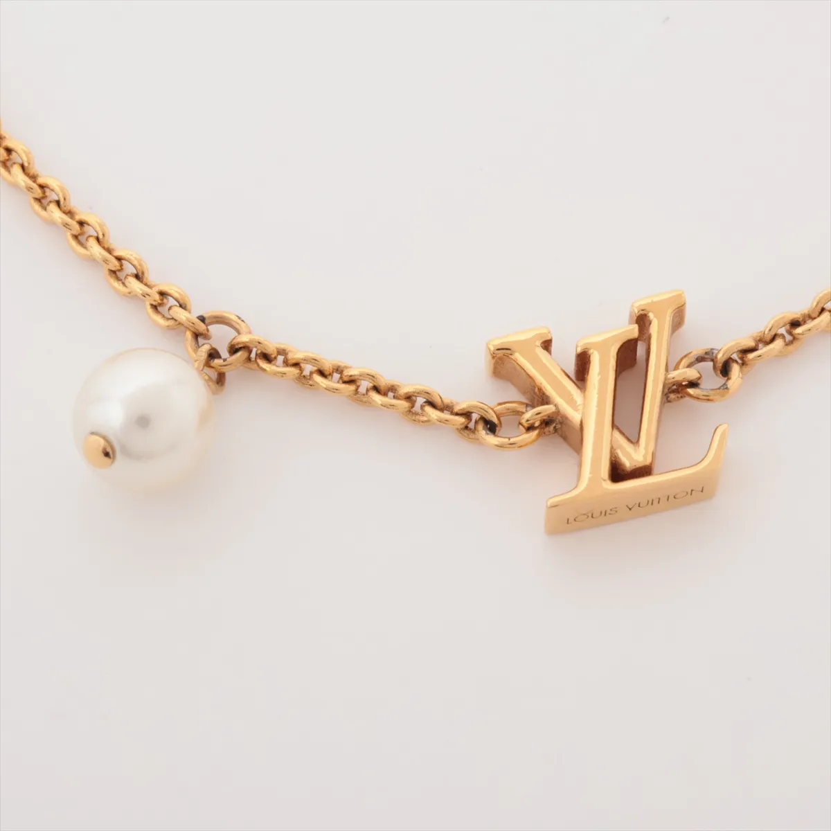 M1450A Bracelet LV Iconic Louisa OB3273 Bracelet GP x Fake Pearl Gold — view 2
